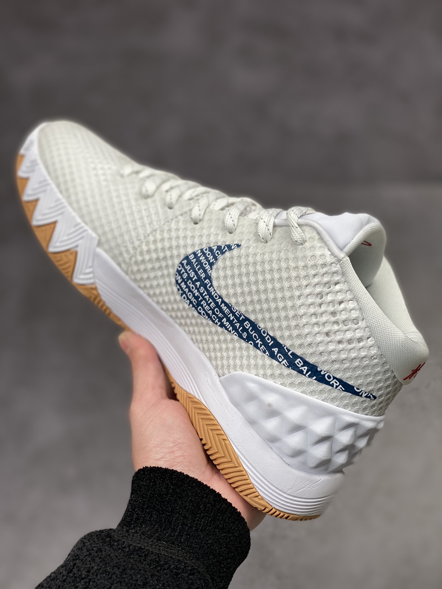 320 Nike Kyrie Low 1 EP 欧文1代 纯原级版本 584170-001