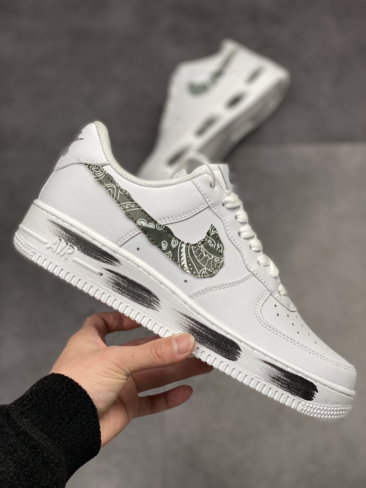 210 Nike Air Force 1 Low 07 白黑腰果花 DE0099-006
