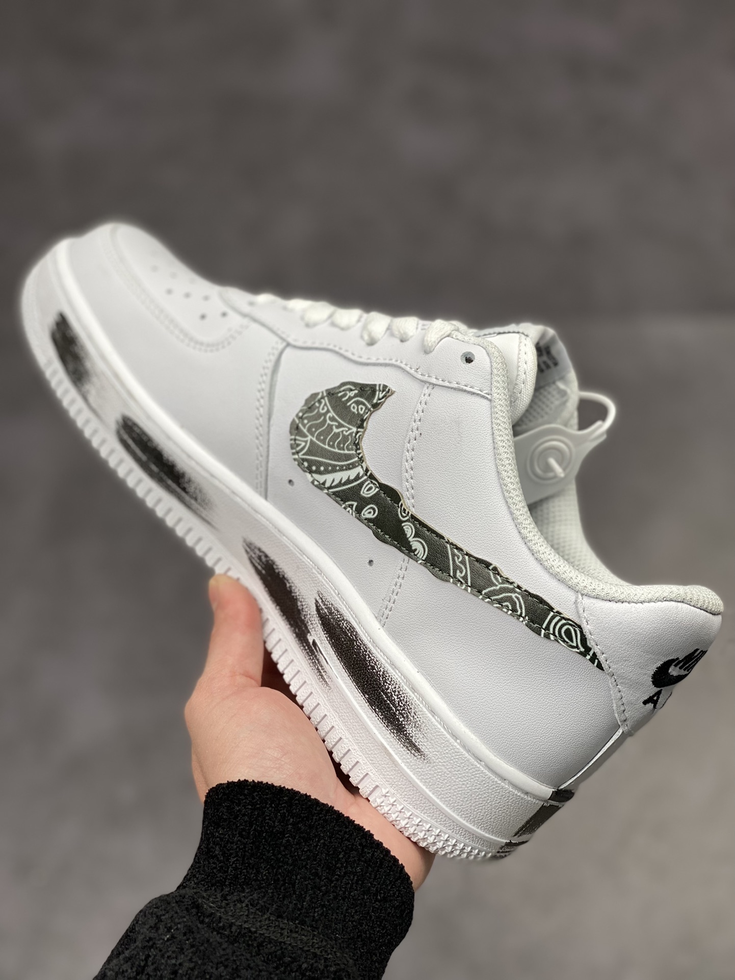 210 Nike Air Force 1 Low 07 白黑腰果花 DE0099-006
