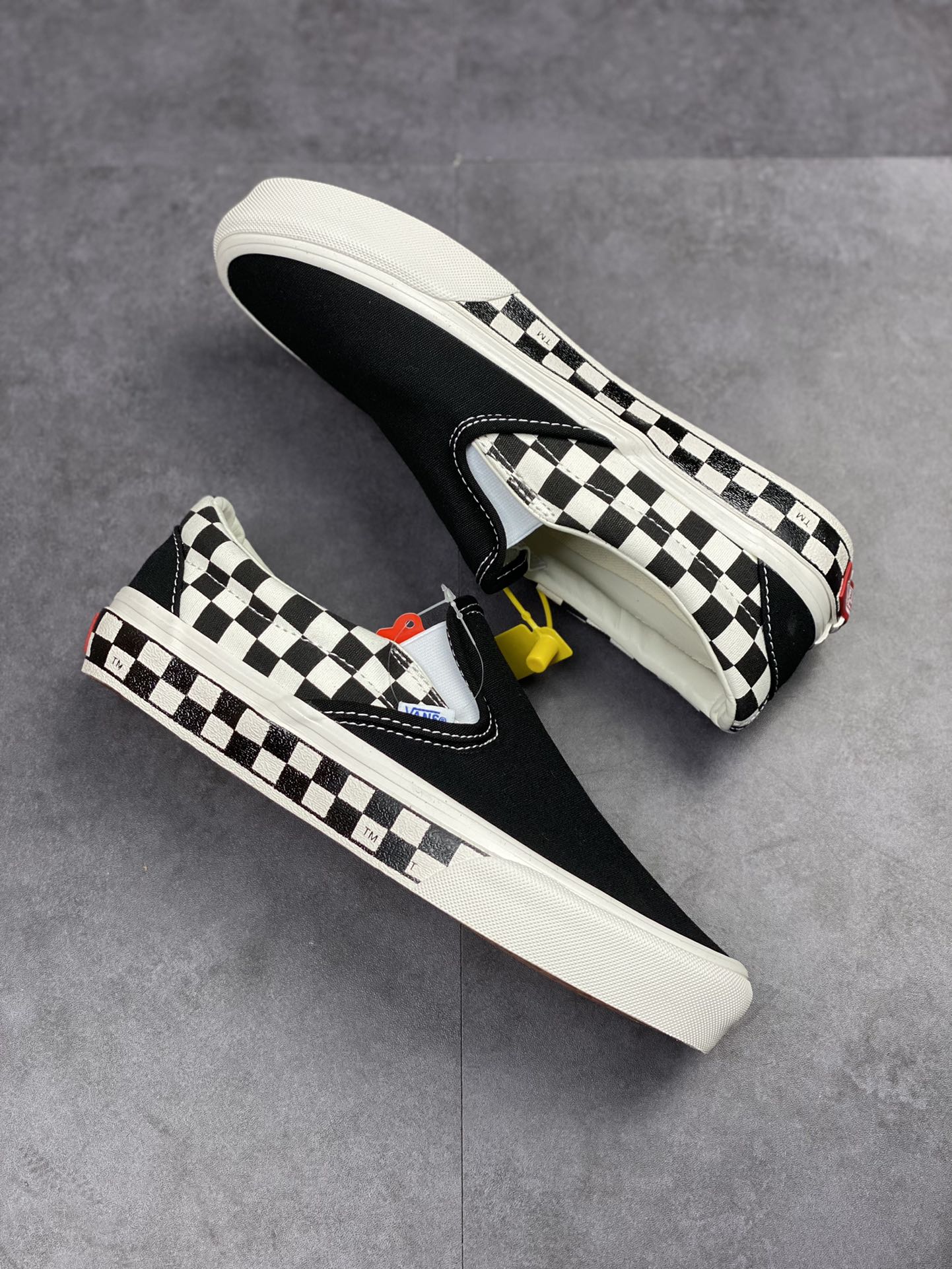 130 Vans Slip-On 万斯黑白棋盘格经典款侧边棋盘格一脚蹬懒人低帮帆布鞋