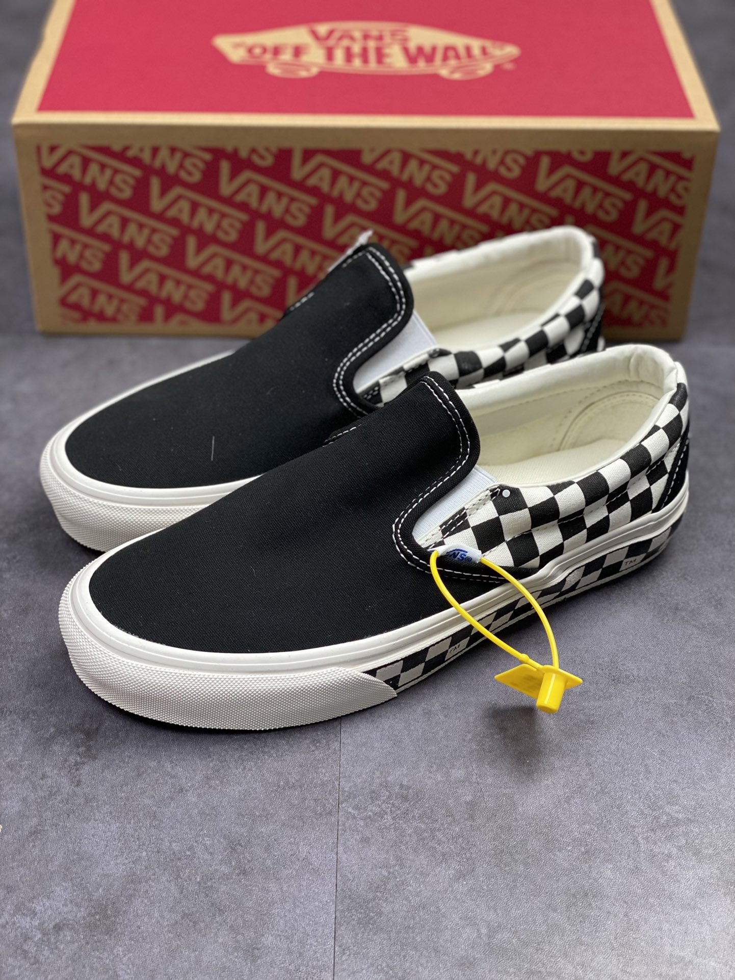 130 Vans Slip-On 万斯黑白棋盘格经典款侧边棋盘格一脚蹬懒人低帮帆布鞋