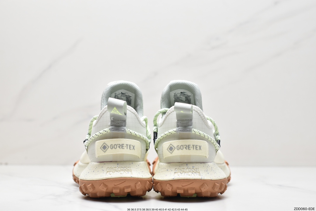 230 Nike ACG Mountain Fly Low GTX SE 男女子运动鞋采用匠心设计DO2861-001