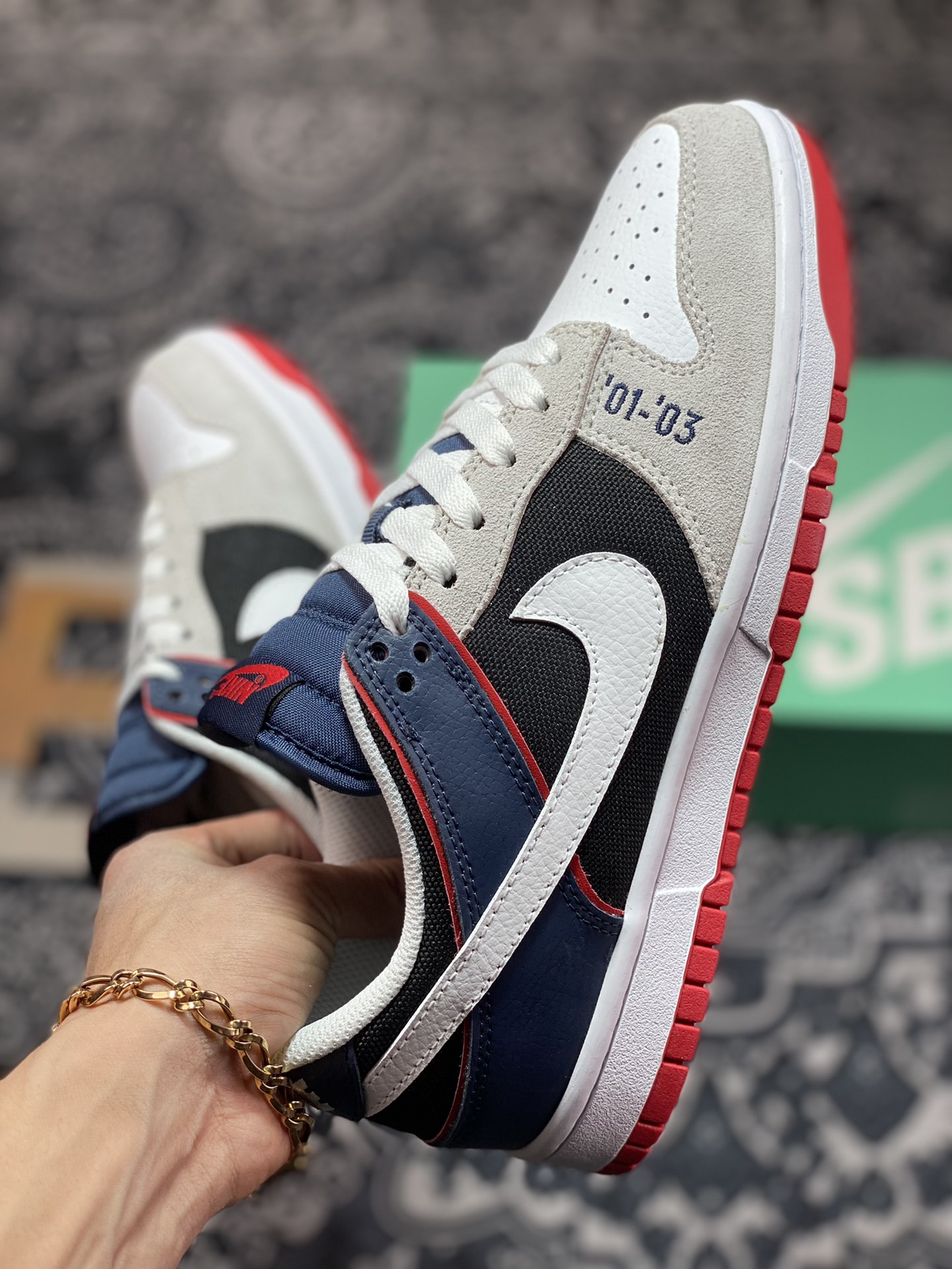 260 Nike SB Dunk Pro Low”Ronaldinho”扣篮系列低帮板鞋“灰白深蓝罗纳尔多”318020-015