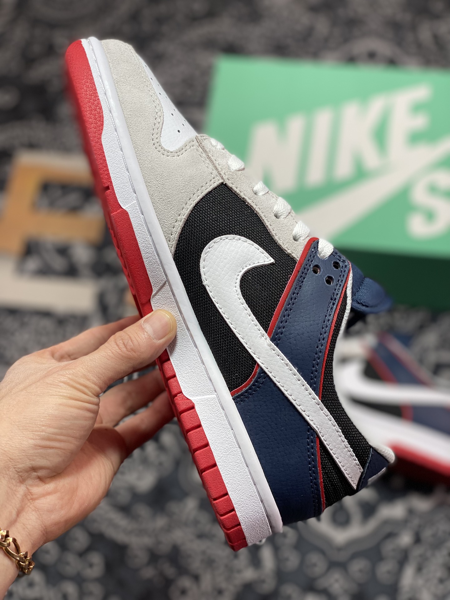260 Nike SB Dunk Pro Low”Ronaldinho”扣篮系列低帮板鞋“灰白深蓝罗纳尔多”318020-015