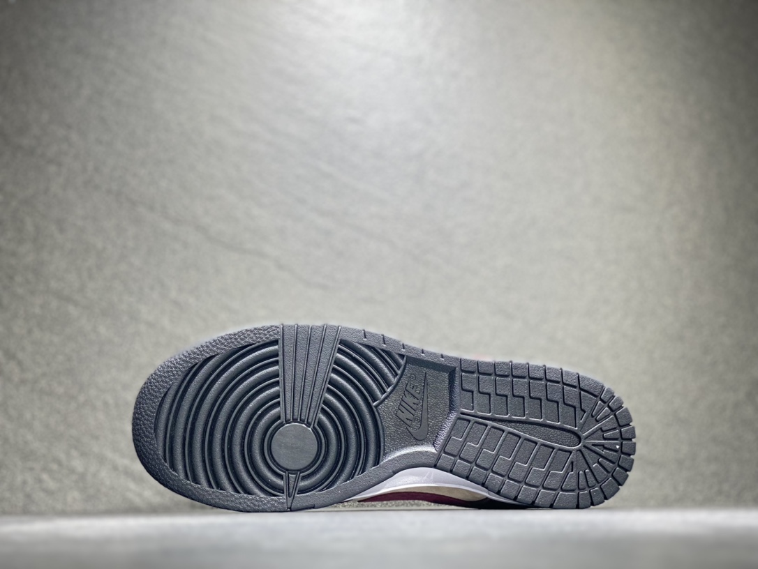 320 NIKE SB Dunk Low 大友克洋休闲运动鞋 CV1026-053