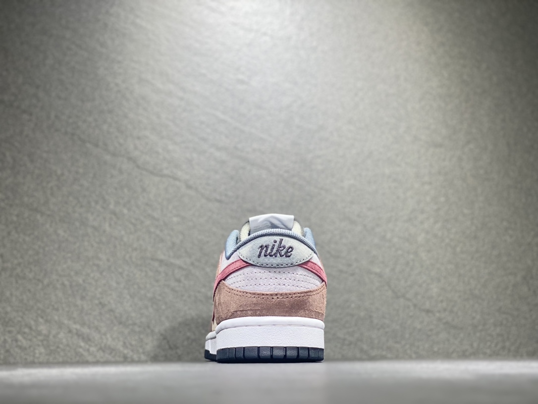 320 NIKE SB Dunk Low 大友克洋休闲运动鞋 CV1026-053