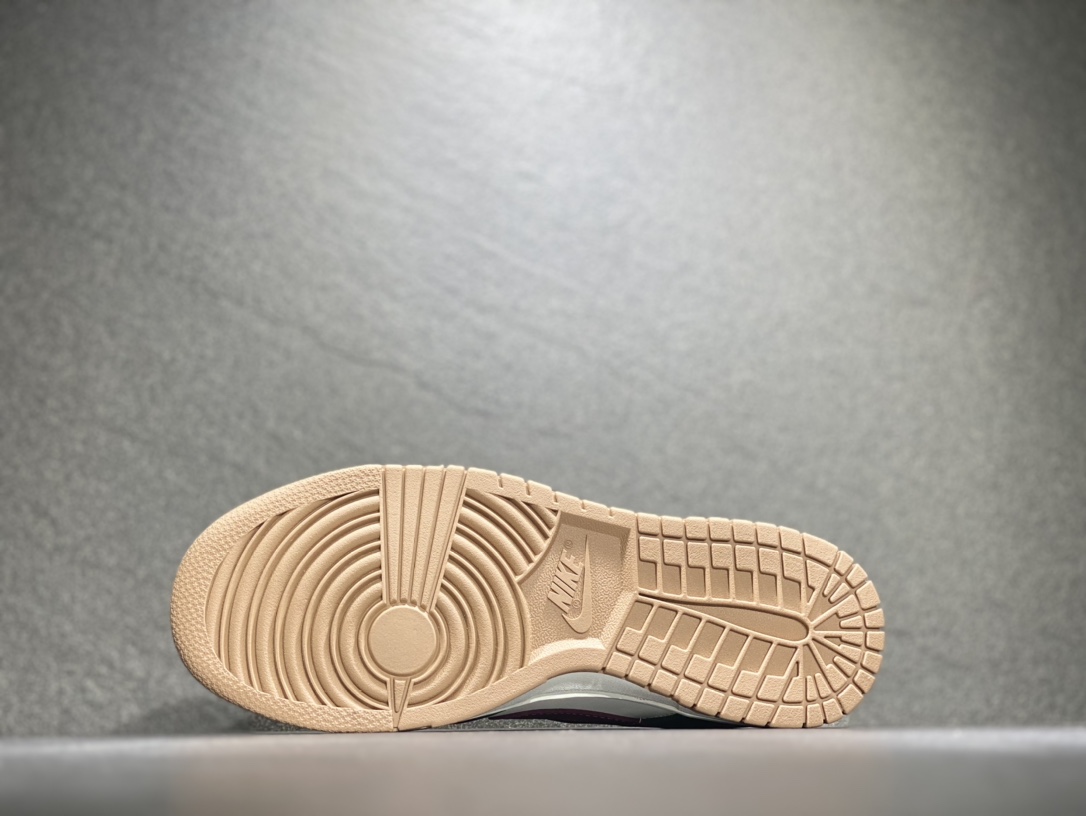 280 NIKE SB Dunk Low 休闲运动鞋 FB7160-161