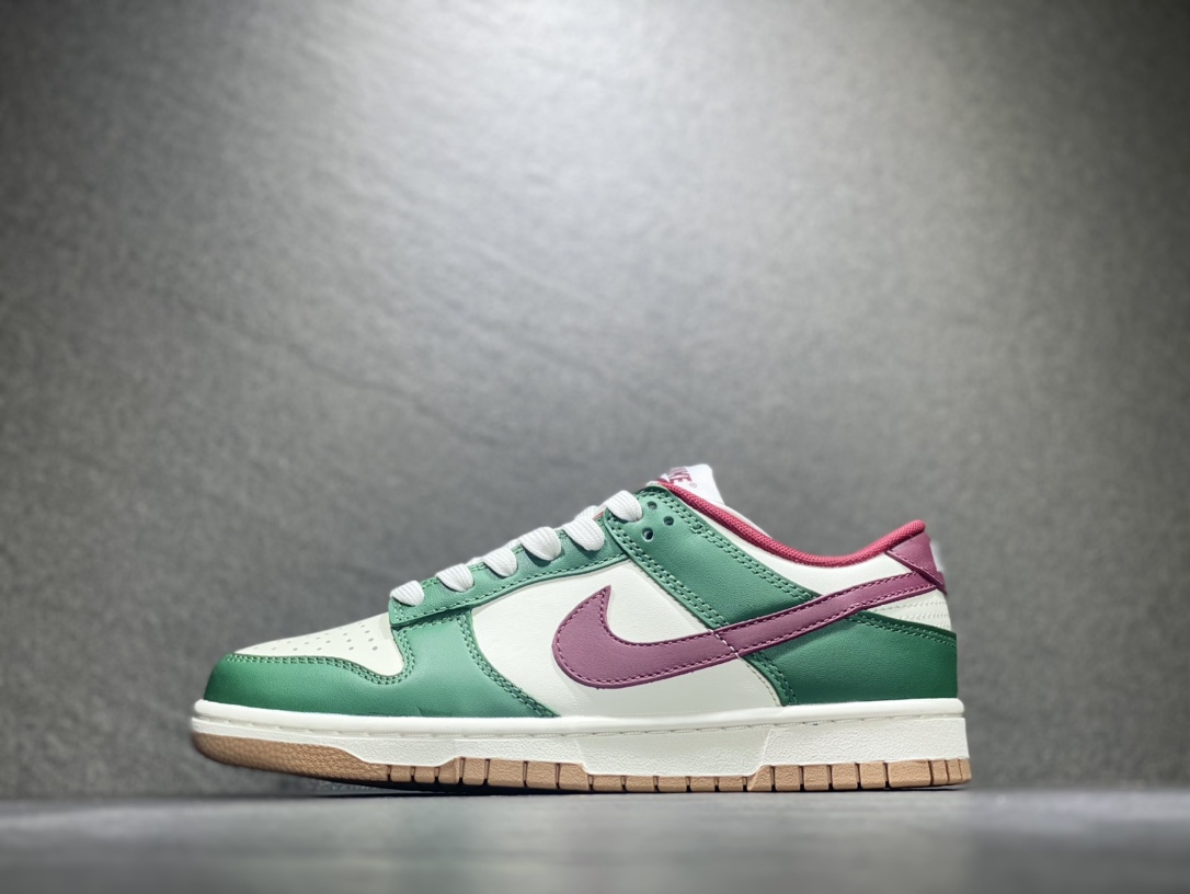280 NIKE SB Dunk Low 休闲运动鞋 FB7160-161