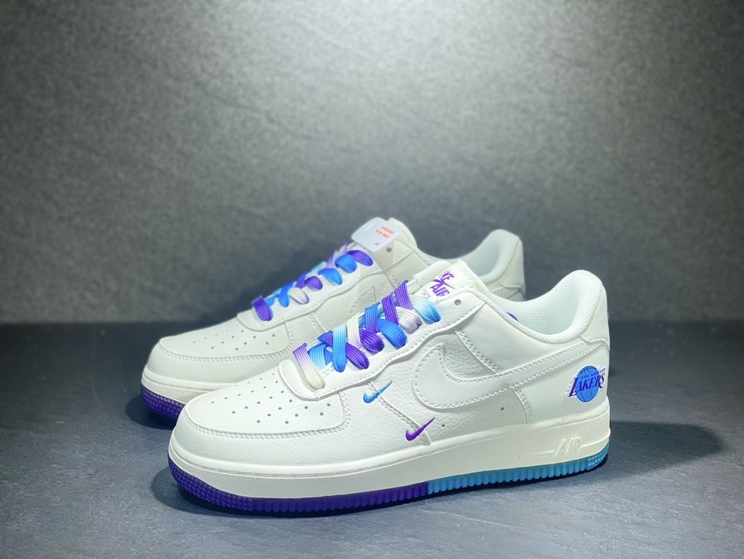 260 Nike Air Force 1 空军一号运动板鞋  LA9696-023