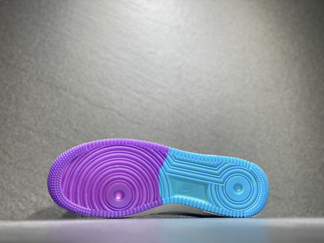 260 Nike Air Force 1 空军一号运动板鞋  LA9696-023