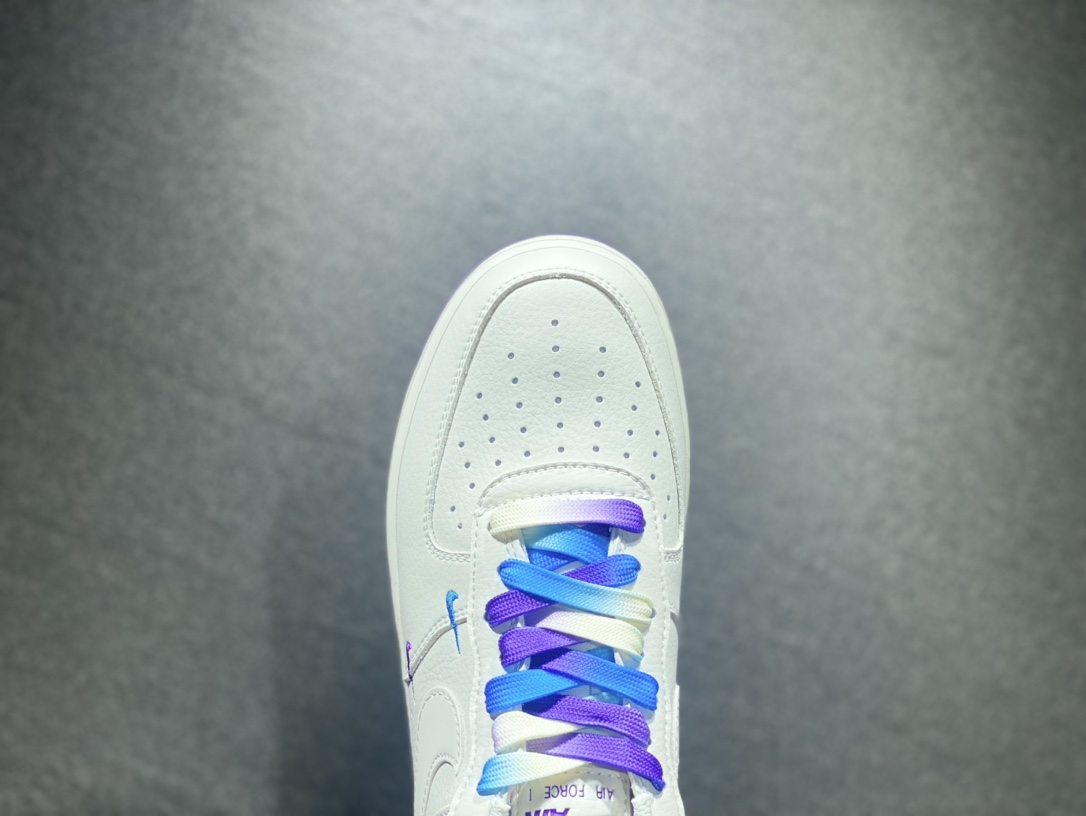 260 Nike Air Force 1 空军一号运动板鞋  LA9696-023