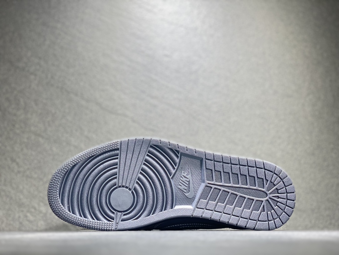 300 Air Jordan 1 Low aj1倒钩 低帮篮球鞋  DM7866-001