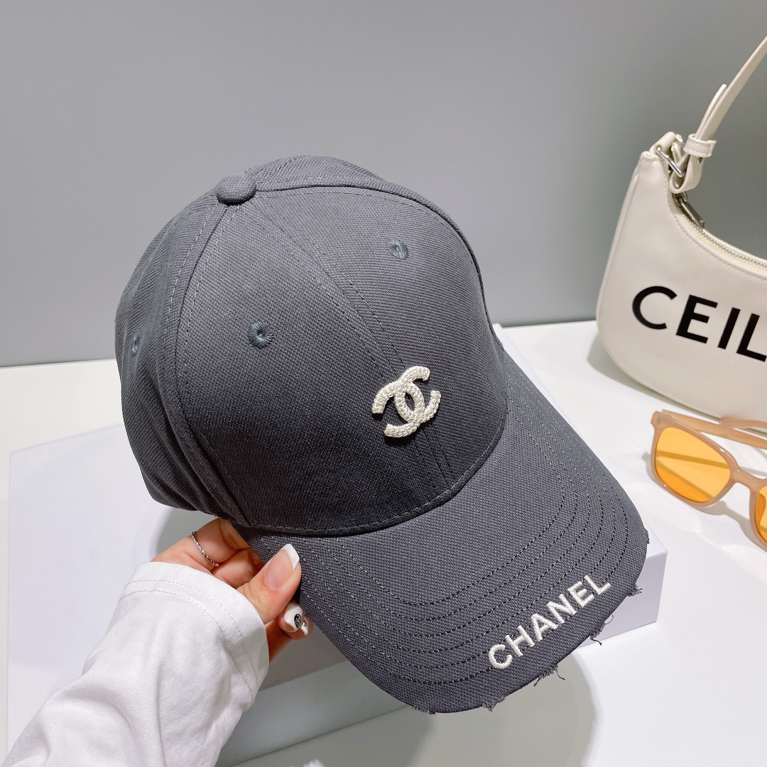Alternative view of Chanel Cap 06732