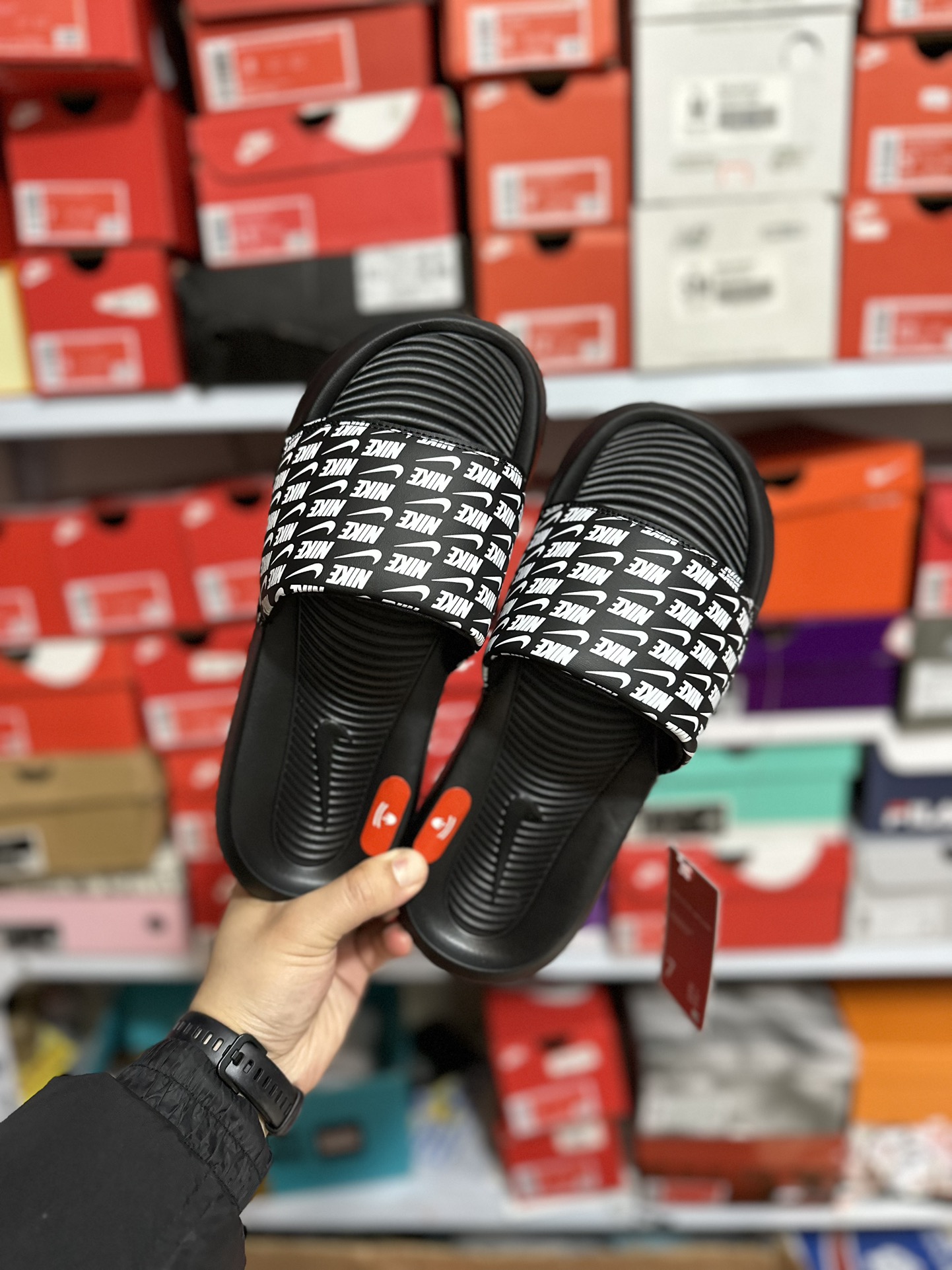 Nike Victori One Slide: Comfortable, Soft Sole, Perfect for Summer & Travel 10 i1677819687 4613 8