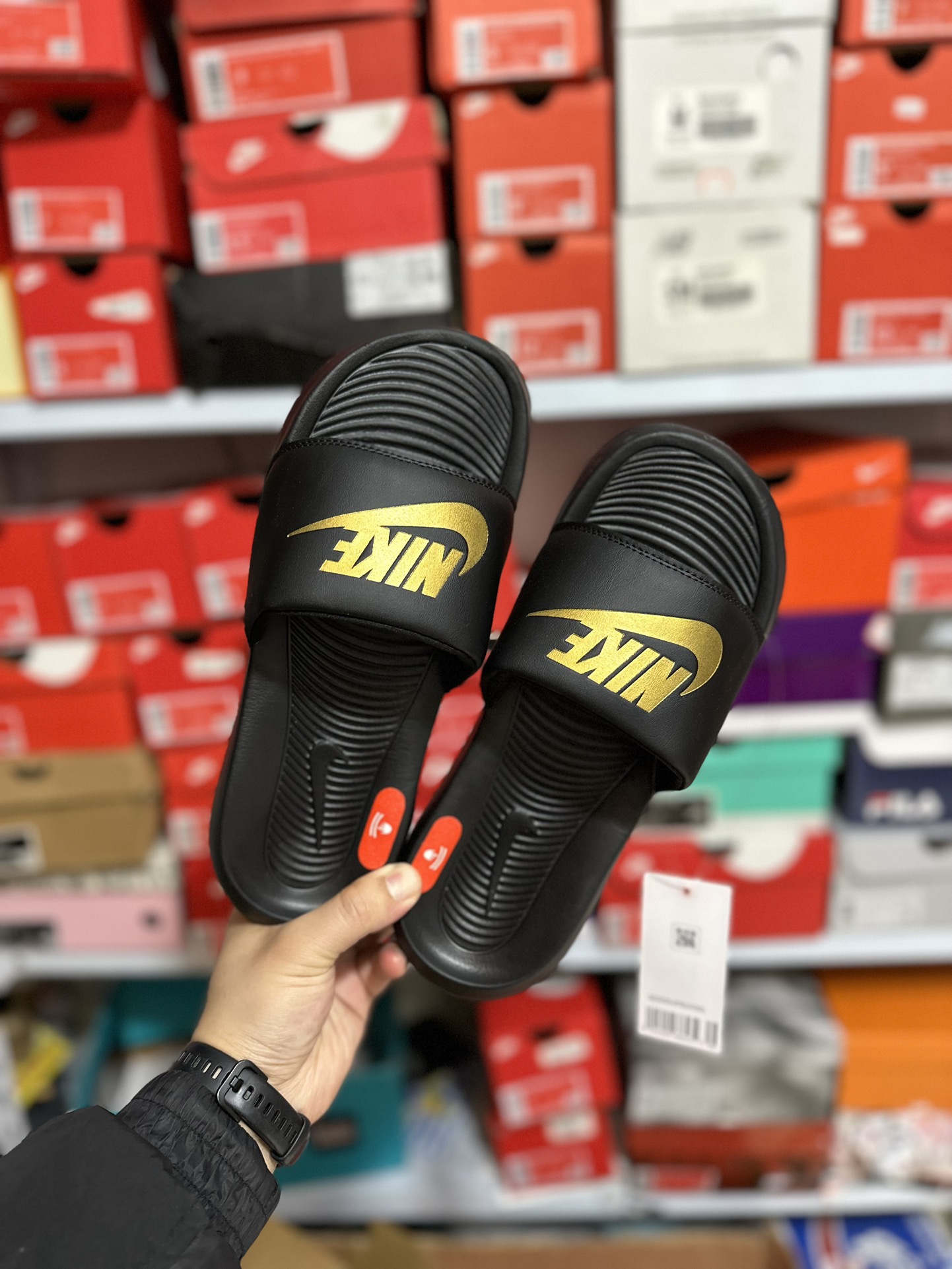 Nike Victori One Slide: Comfortable, Soft Sole, Perfect for Summer & Travel 8 i1677819687 8261 6