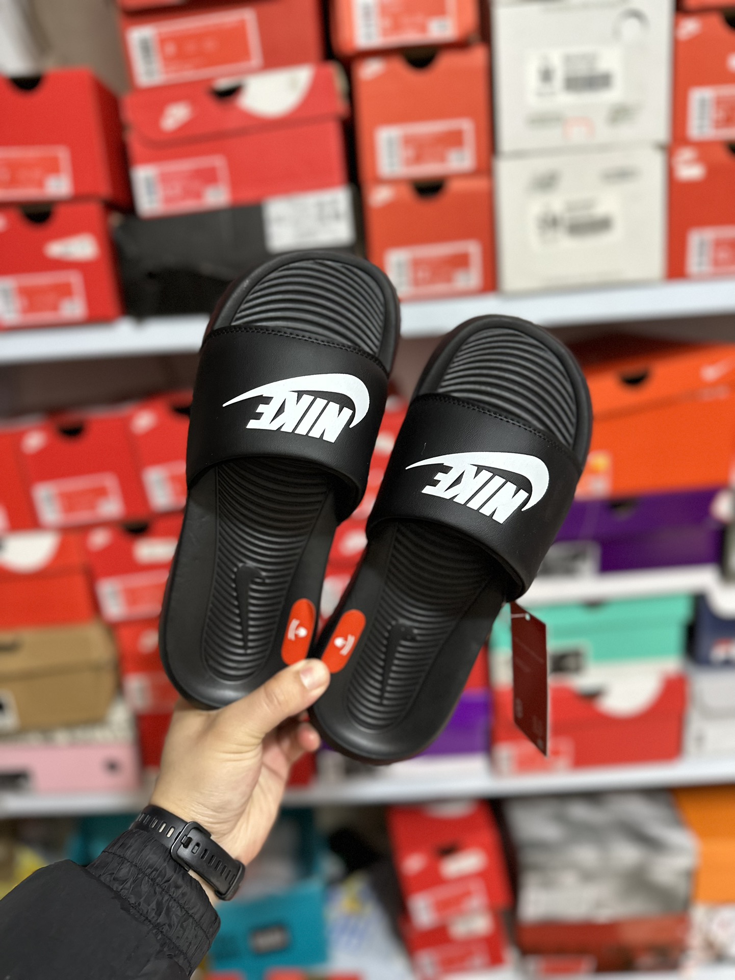 Nike Victori One Slide: Comfortable, Soft Sole, Perfect for Summer & Travel 5 i1677819687 9225 3