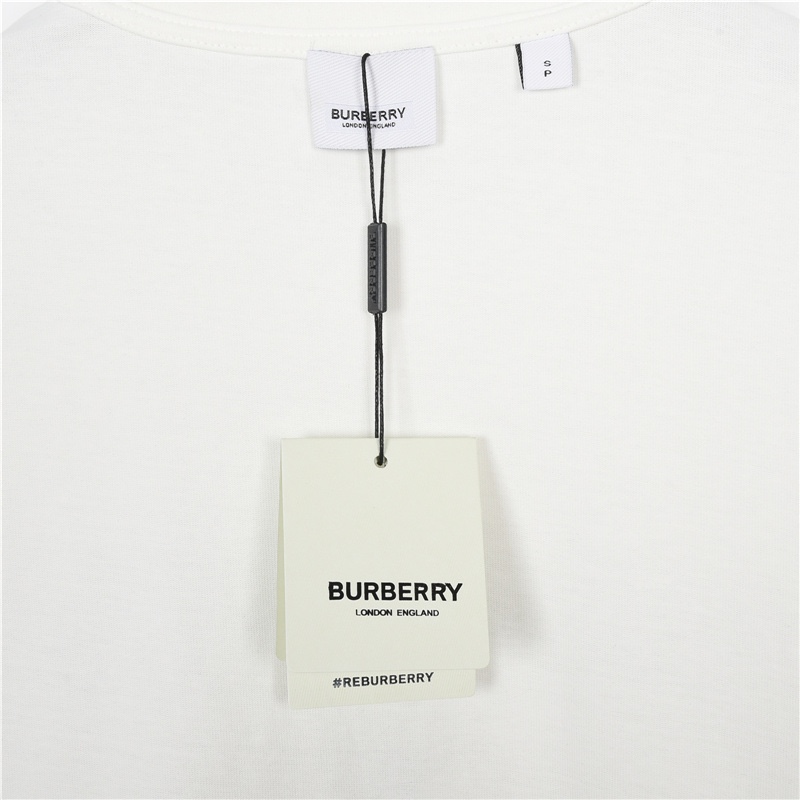 200 Burberry/巴宝莉 23ss 英格兰学院风图案贴布短袖T恤