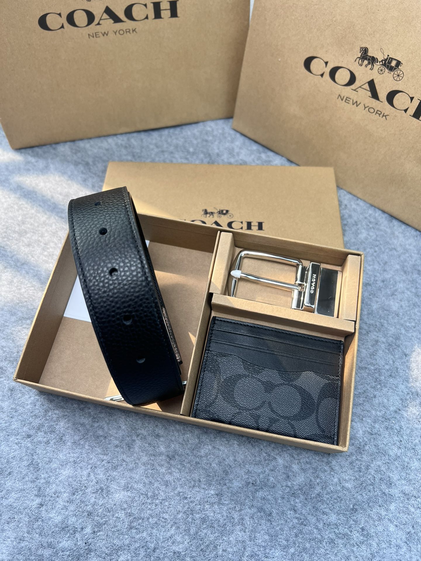 Coach ～coach 送礼男款精品皮带F55343黑色短款钱包F31541