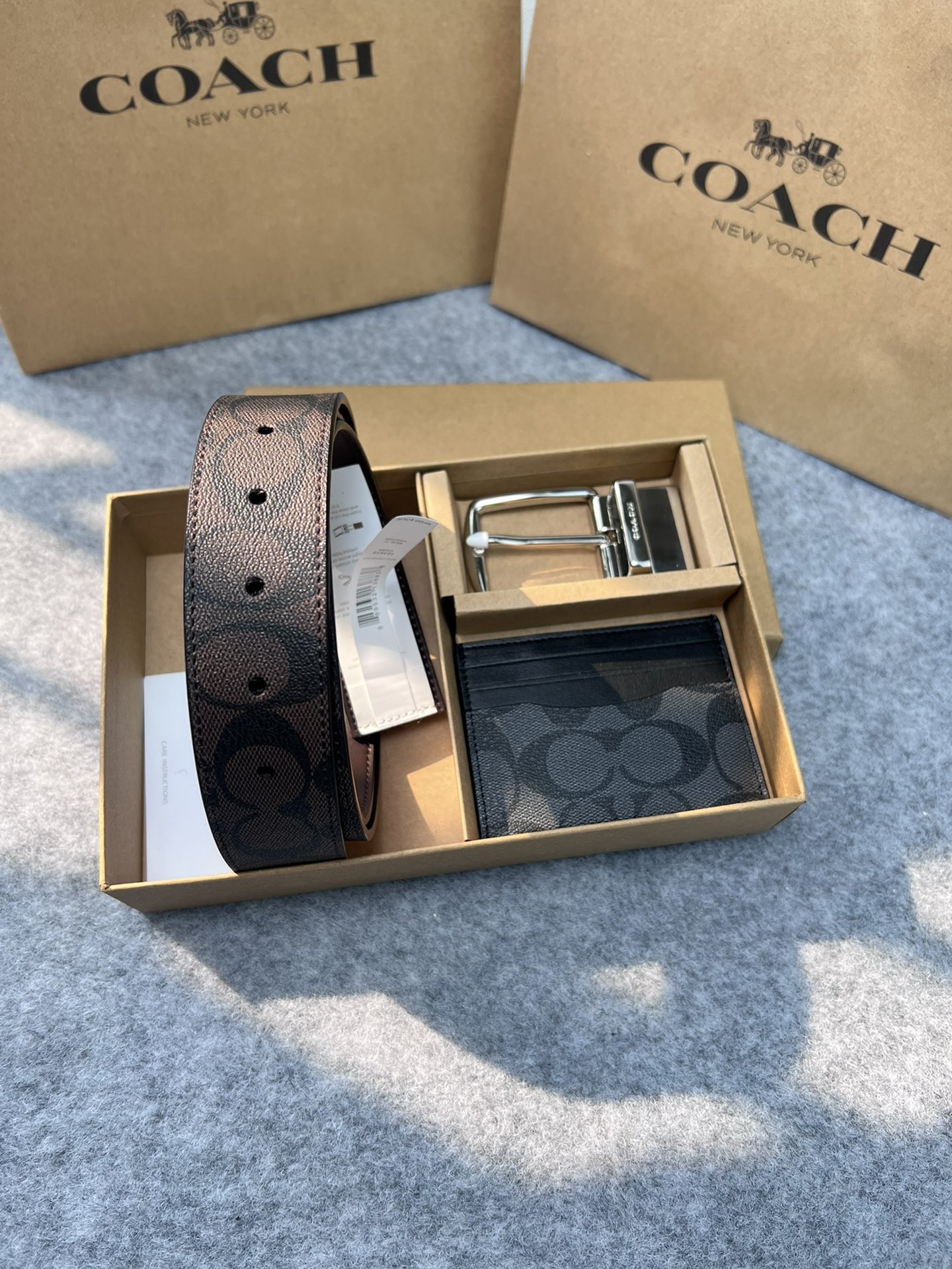 Coach ～coach 送礼男款精品皮带64839咖啡色配黑色短款钱包F31541