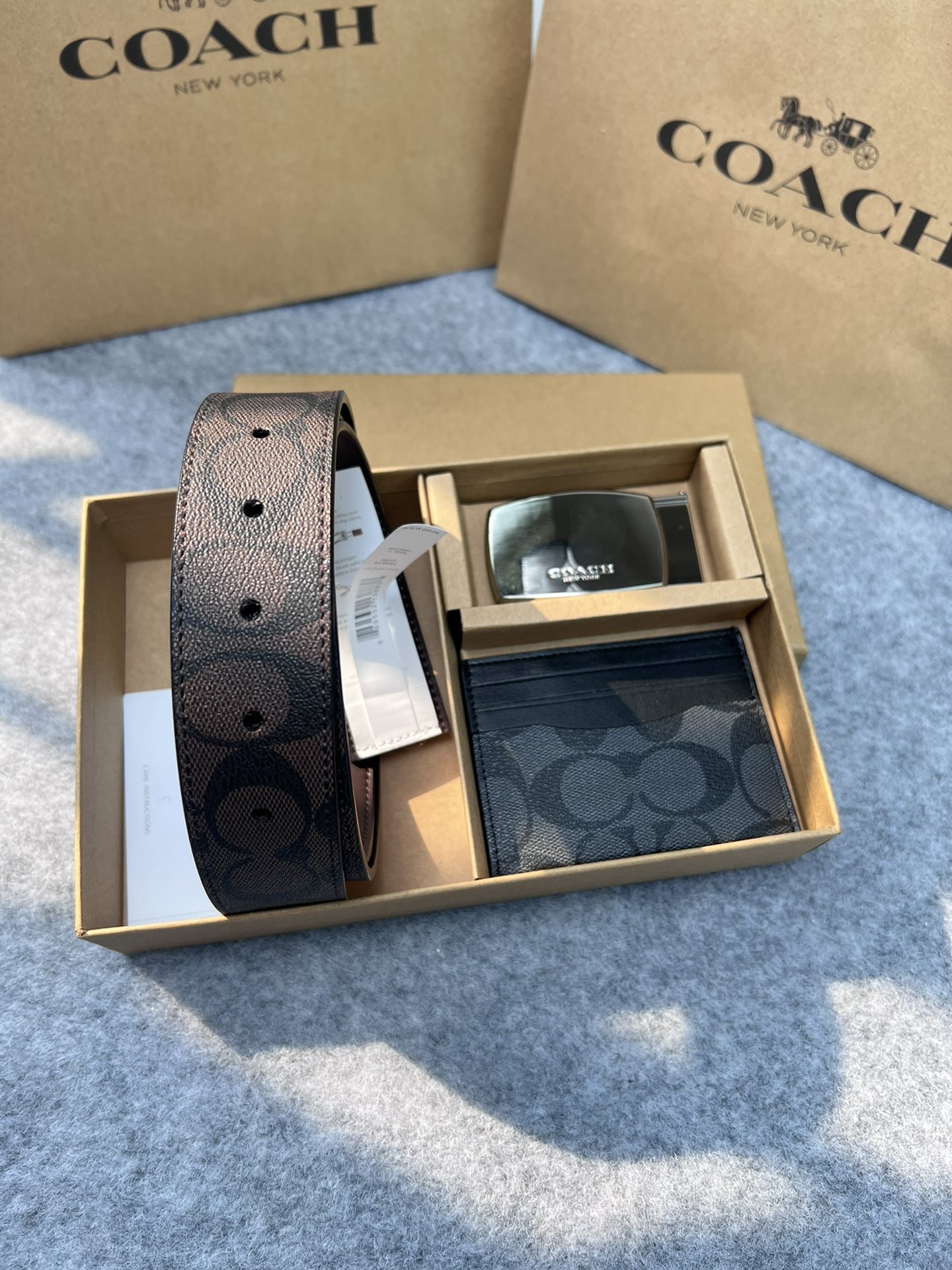 Coach ～coach 送礼男款精品皮带64839咖啡色配黑色短款钱包F31541