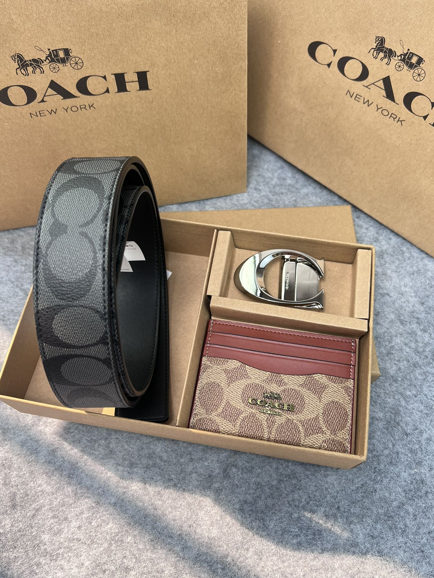 Coach ～coach 送礼男款精品皮带64839配棕色短款钱包F31541