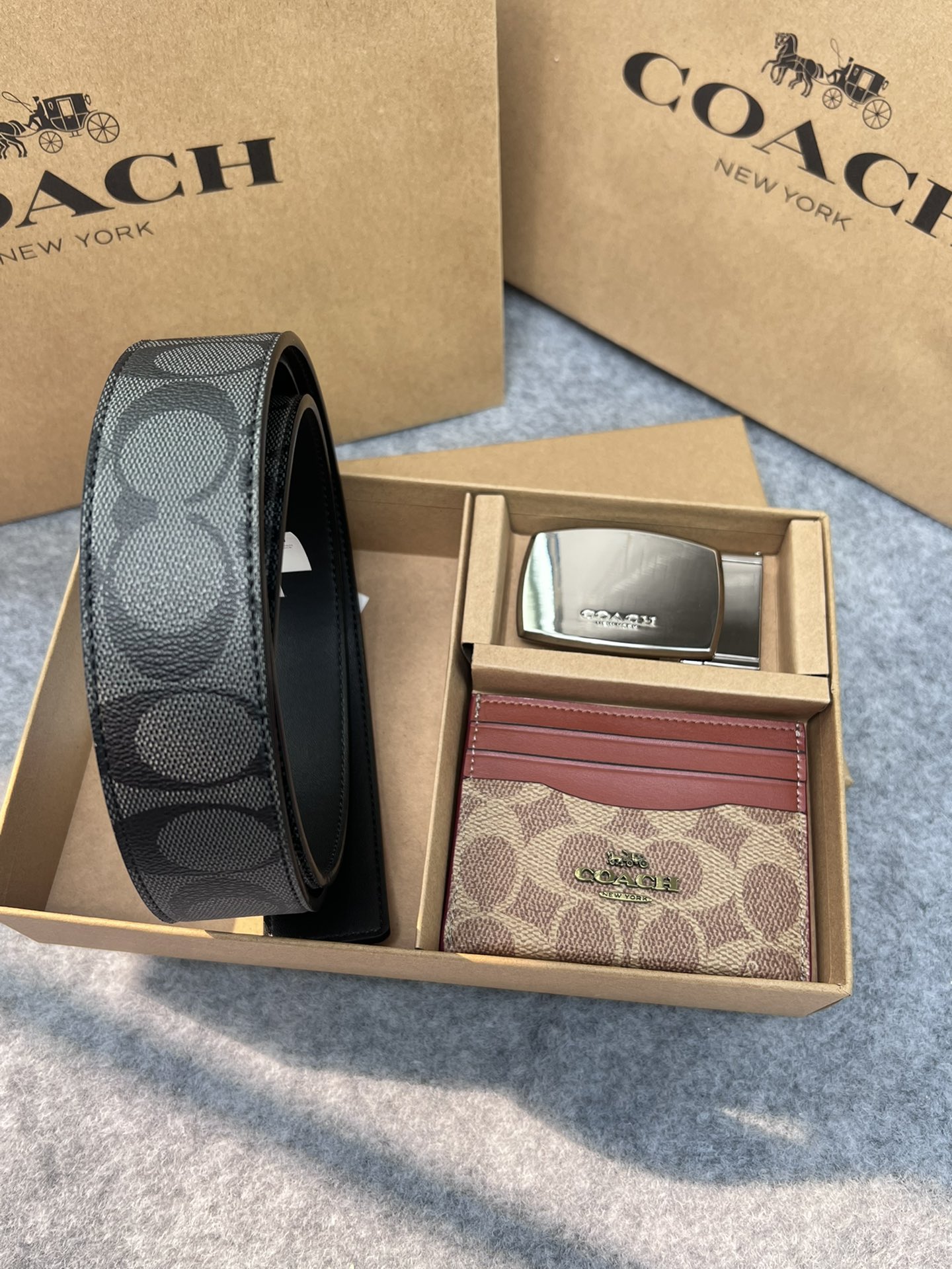 Coach ～coach 送礼男款精品皮带64839配棕色短款钱包F31541