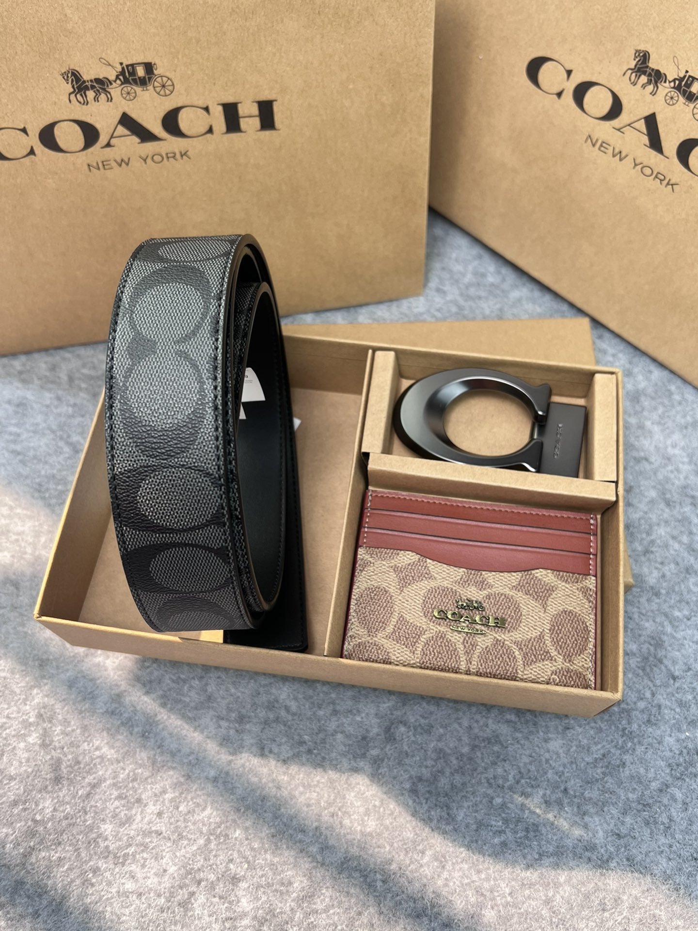 Coach ～coach 送礼男款精品皮带64839配棕色短款钱包F31541