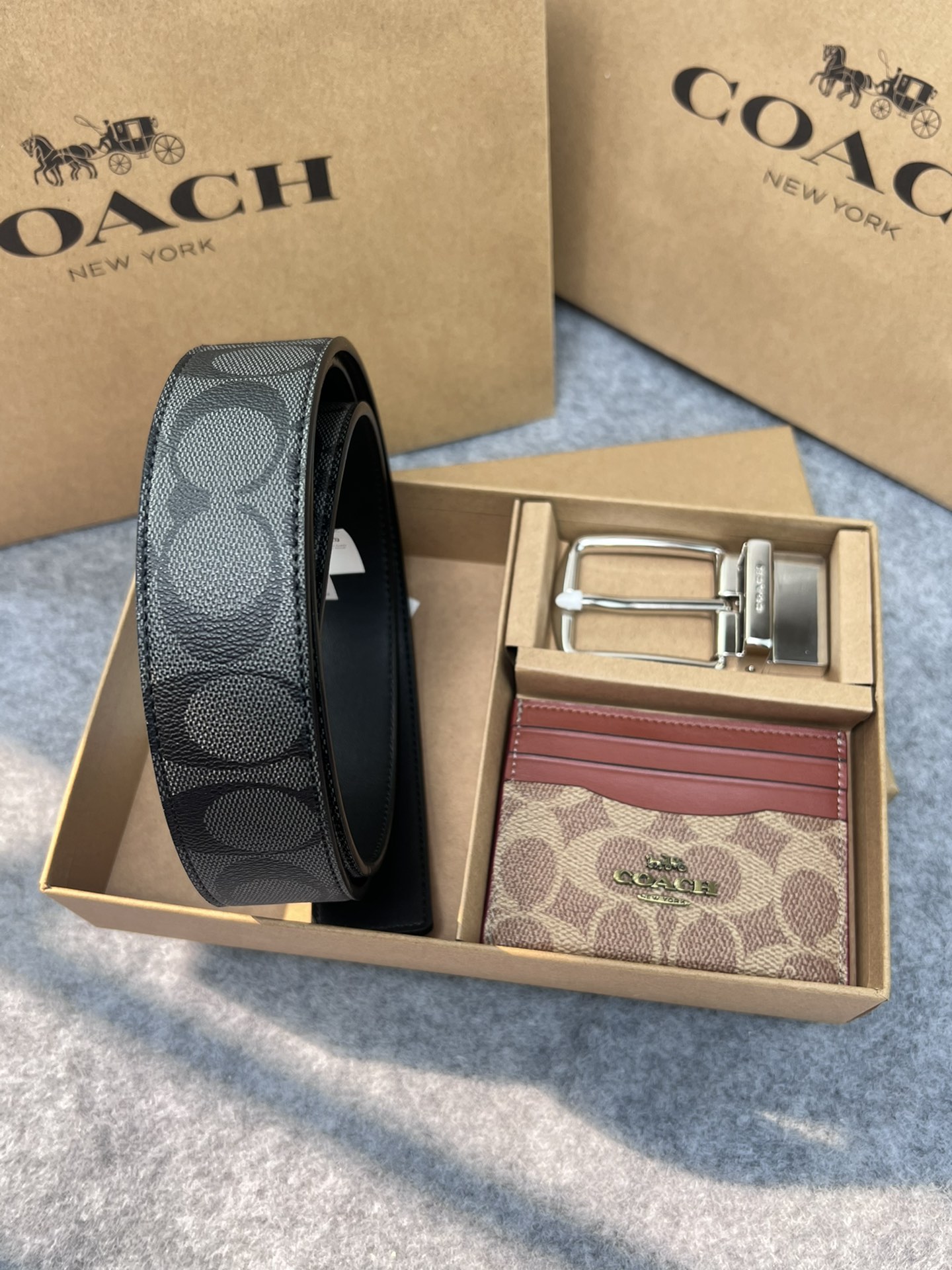 Coach ～coach 送礼男款精品皮带64839配棕色短款钱包F31541