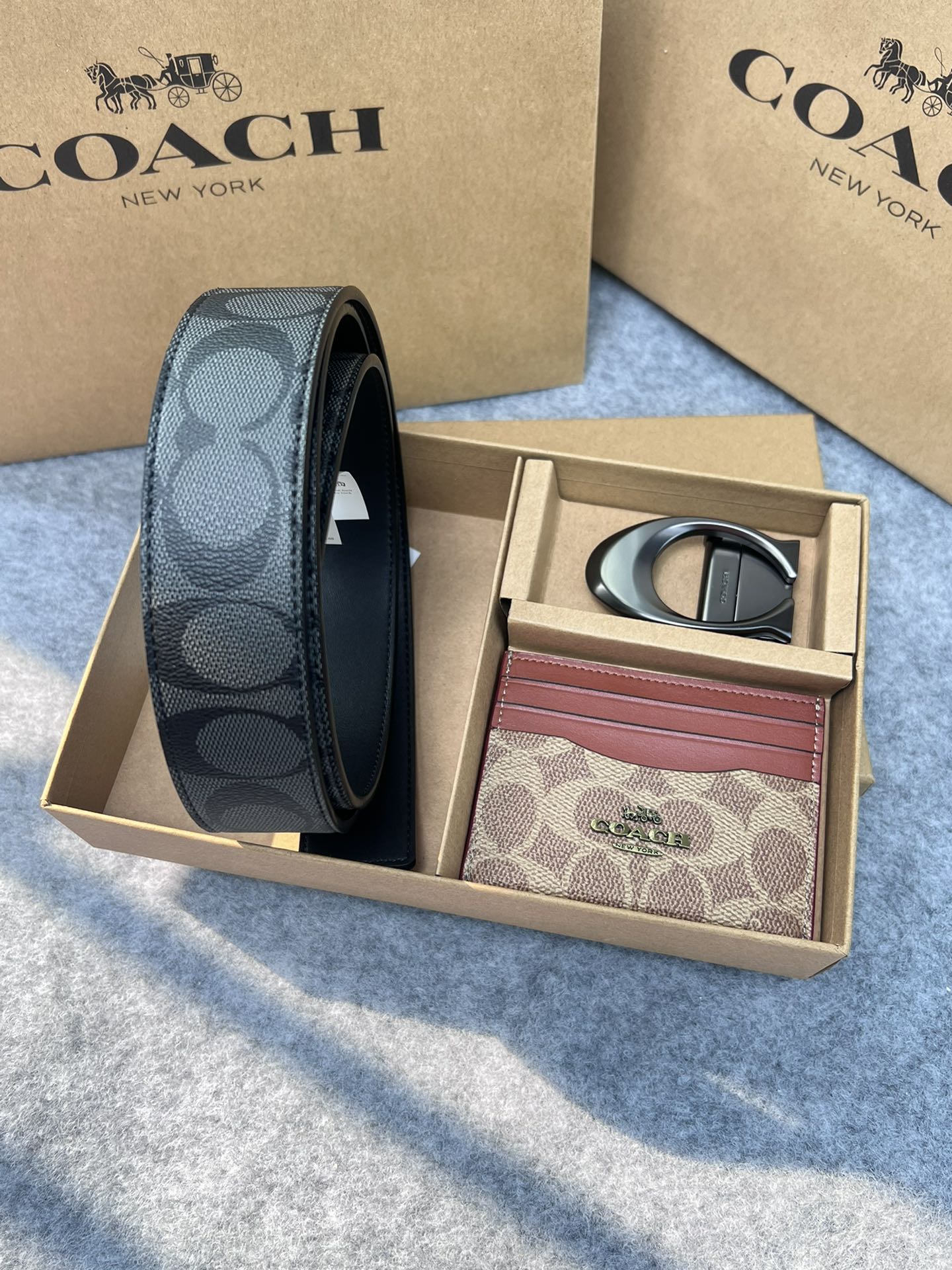 Coach ～coach 送礼男款精品皮带64839配棕色短款钱包F31541