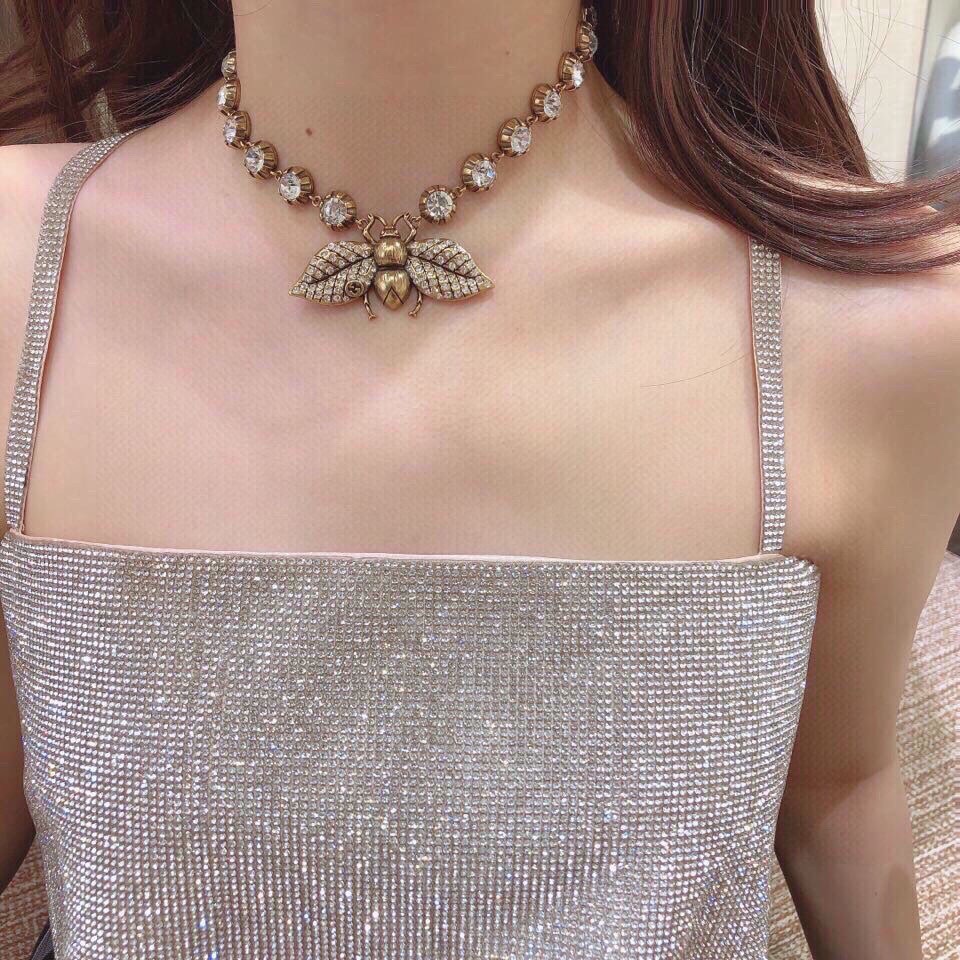 NO:107244,Number GXL0024 Seiko version GUCCI Gucci Bee necklace is simple and versatile!  Recommended Gucci necklaces for hot products. The perfect details of the beautiful cry. The unique design is recommended. Those who know how to taste must be worth buying. The spark of surprise can be used in the counter level, the jewelry quality, gucci, necklace19860909编号GXL0024 精工版本GUCCI古琦 蜜蜂 项链简单百搭！爆款推荐Gucci项链 美cry完美细节VIP推荐独特的设计,懂得品味的人一定值得入手,擦出惊喜的火花可出入专柜级别,饰品精品,gucci,necklace,Jewelry