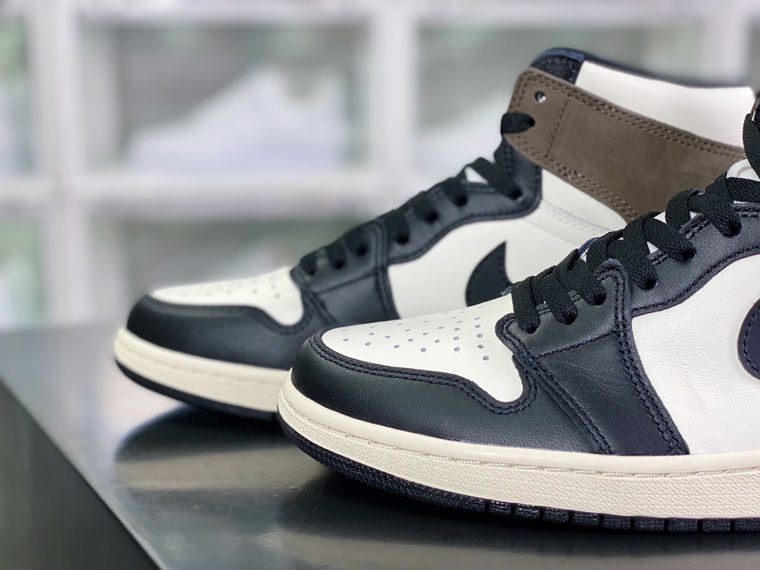450 Air Jordan 1 Retro High OG”Dark Mocha”AJ1代迈克尔·乔丹高帮篮球鞋“黑摩卡小倒钩”555088-105