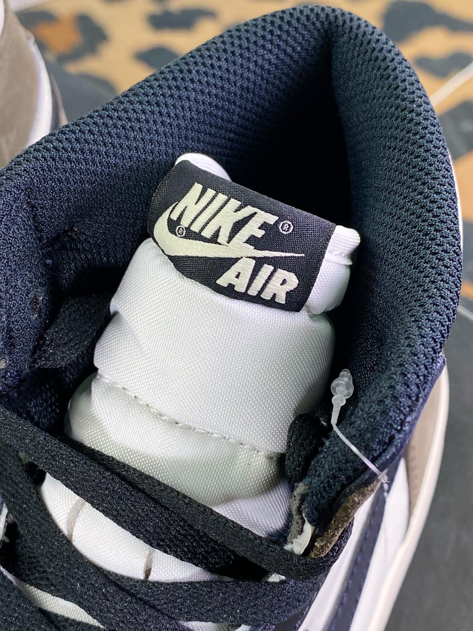 450 Air Jordan 1 Retro High OG”Dark Mocha”AJ1代迈克尔·乔丹高帮篮球鞋“黑摩卡小倒钩”555088-105