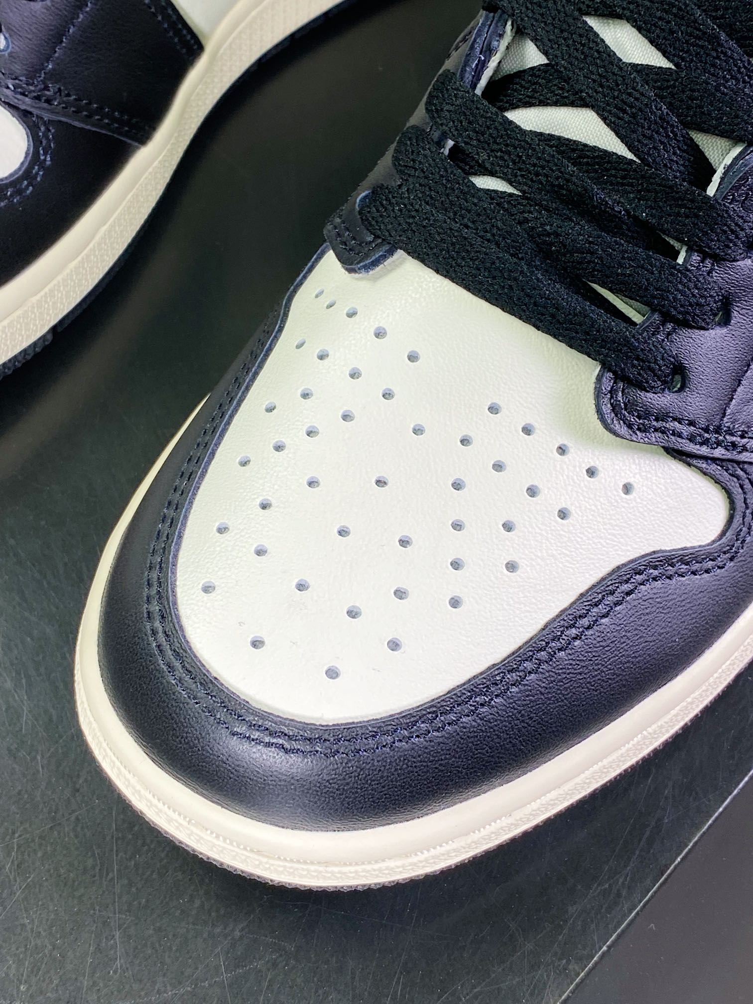 450 Air Jordan 1 Retro High OG”Dark Mocha”AJ1代迈克尔·乔丹高帮篮球鞋“黑摩卡小倒钩”555088-105