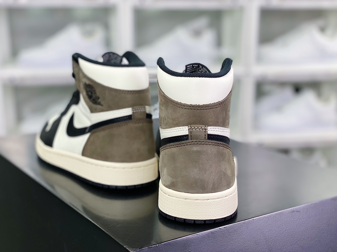 450 Air Jordan 1 Retro High OG”Dark Mocha”AJ1代迈克尔·乔丹高帮篮球鞋“黑摩卡小倒钩”555088-105