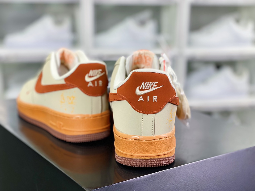 220  Air Force 1 07 LV8”Sand Grey/Orange Gold LV”空军一号板鞋“皮革沙灰橘橙LV印花”315122-001