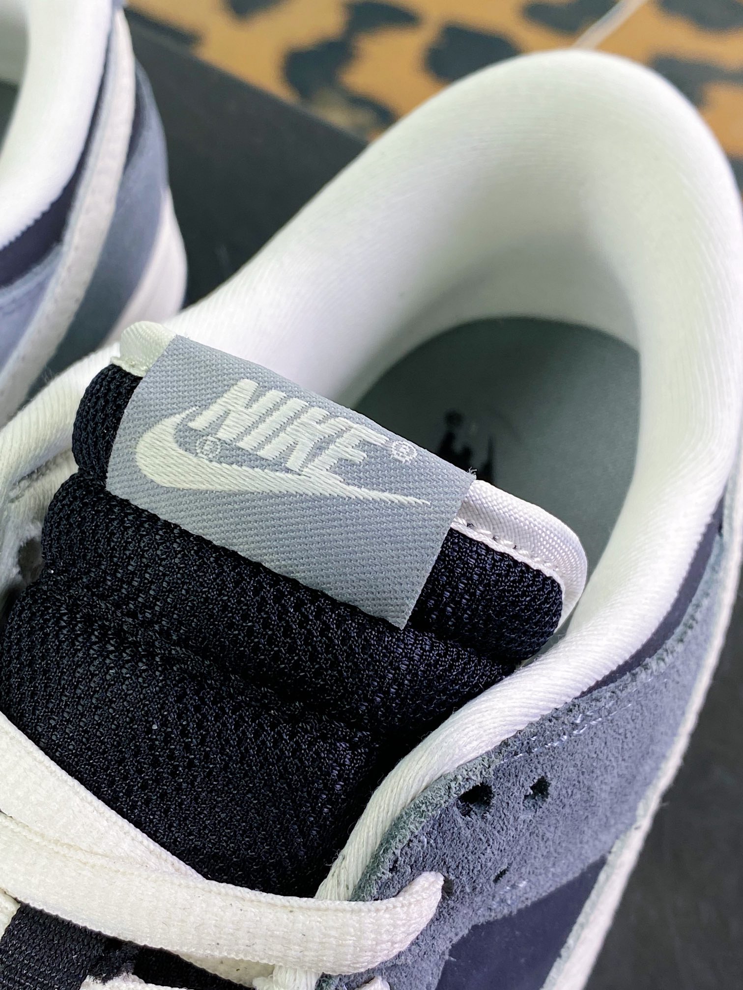 260 SB Dunk Low”Black Stealth”扣篮系列低帮休闲运动滑板板鞋“黑灰影子”304714-004
