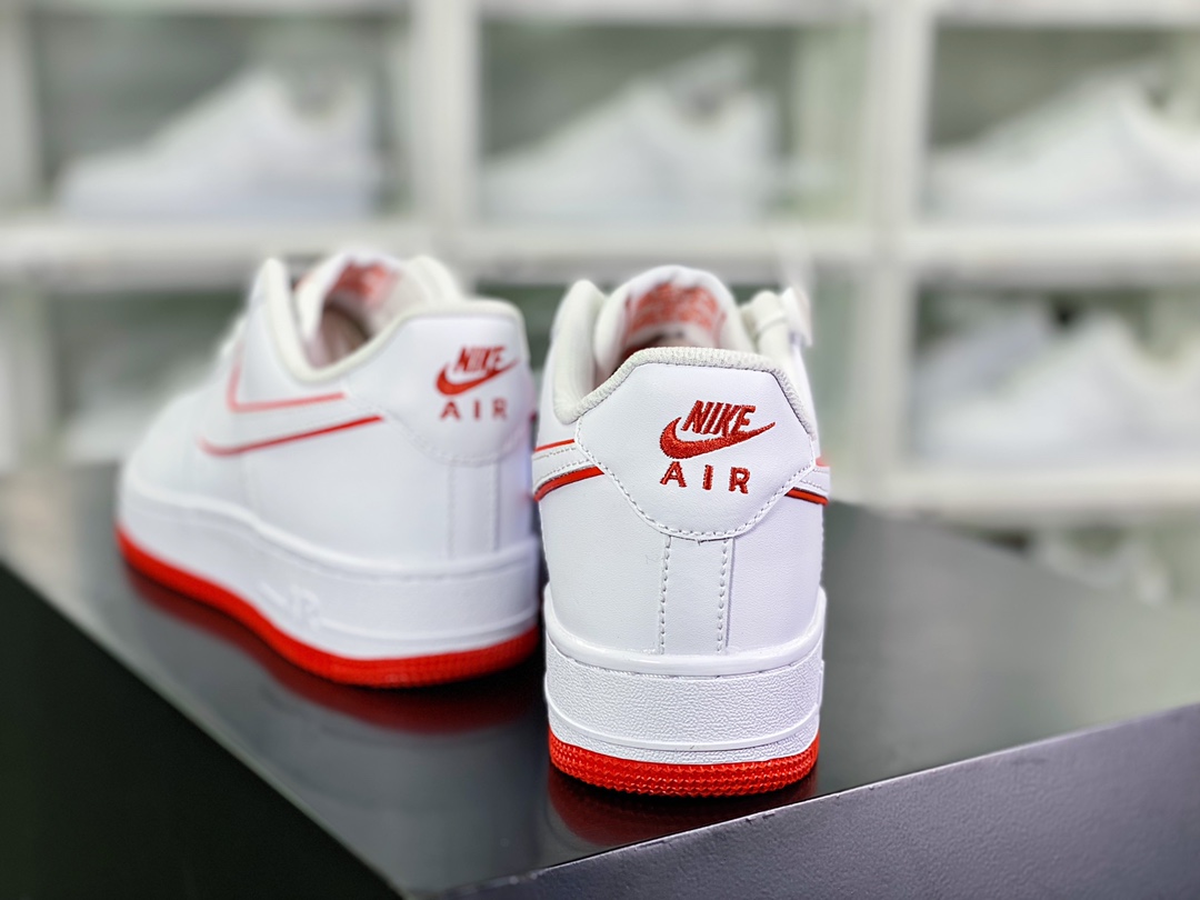 200 Air Force 1’07 Low LX”White/UNC”空军一号经典低帮百板鞋“皮革白红叠钩”DV0788-102