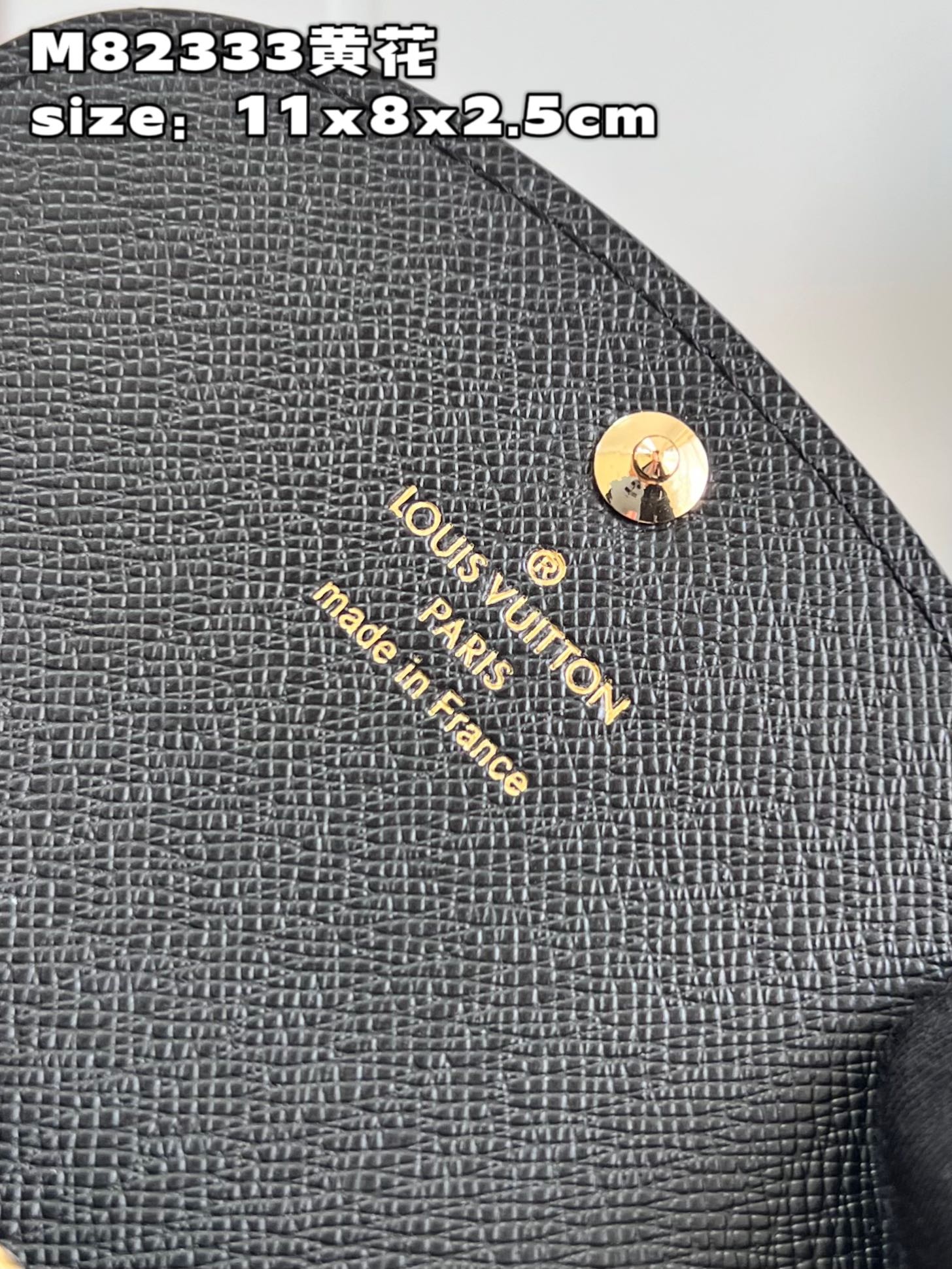 顶级原单M82333黄花本款Rosalie零钱包采用Monogram帆布和明丽粒面皮革内衬以袖珍构型暗藏