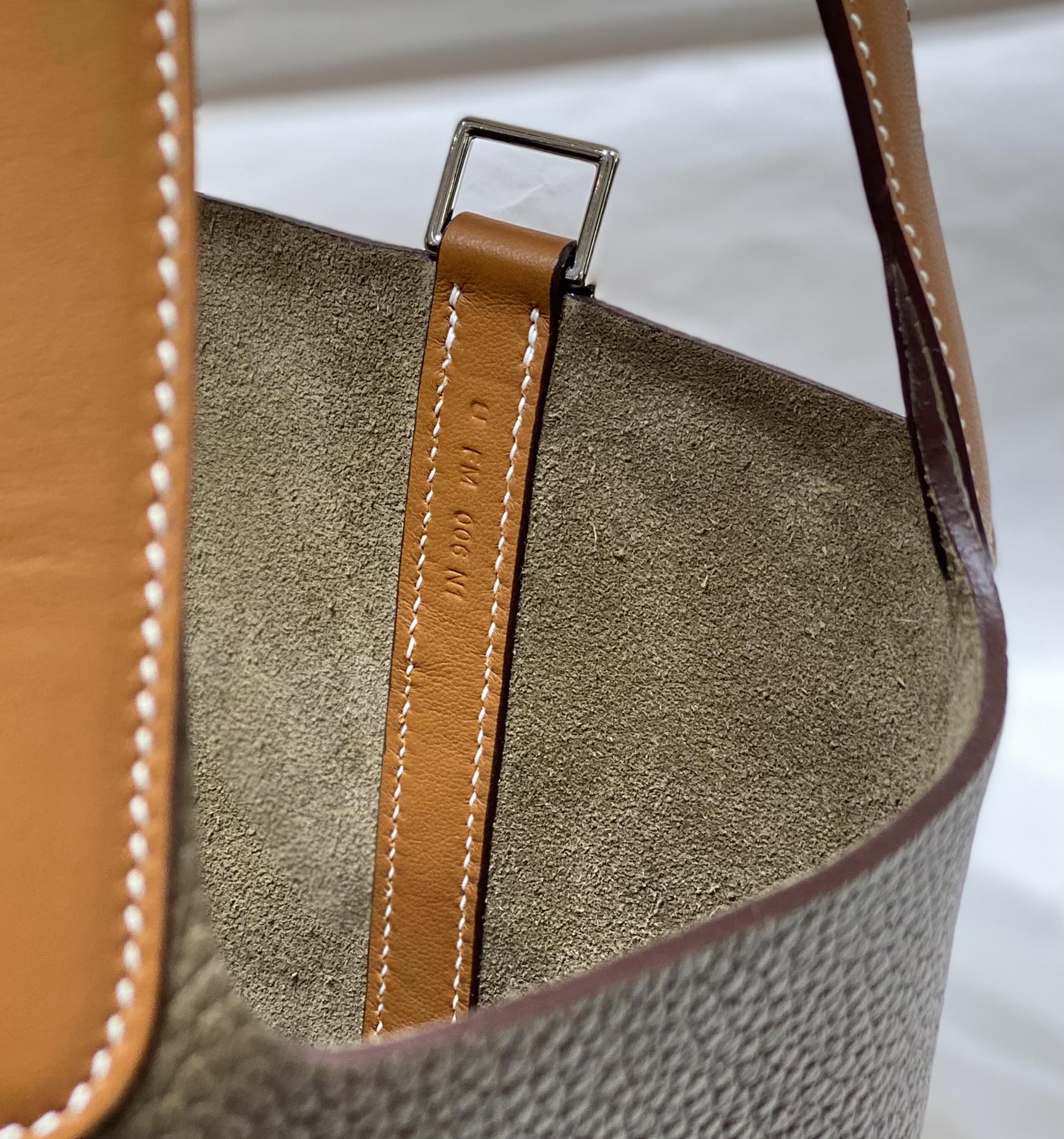 Hermès 专柜款经典手袋 8