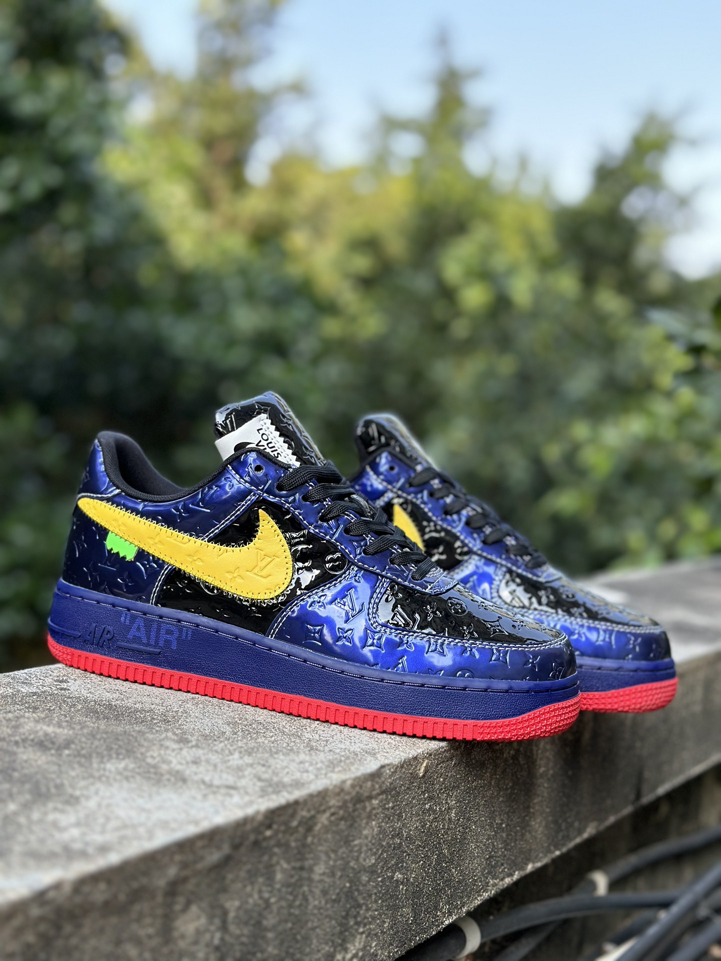 特价小合集大码供应LouisVuittonxNikeAirForce1Low低帮系带板鞋白红蓝LV联名空