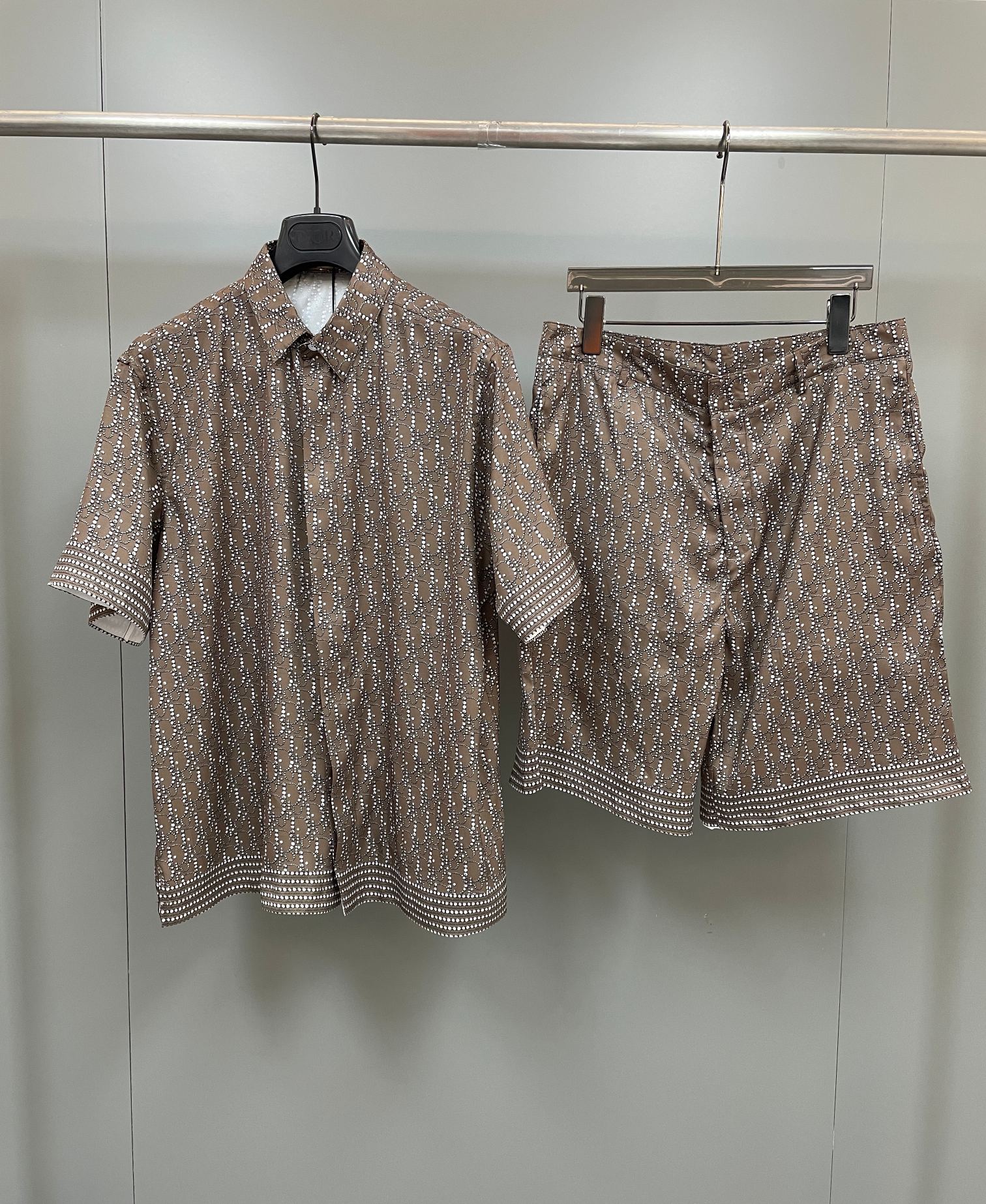 Dior AAA
 Clothing Shirts & Blouses Shorts Two Piece Outfits & Matching Sets Brown Printing Polyester Silk Spring/Summer Collection