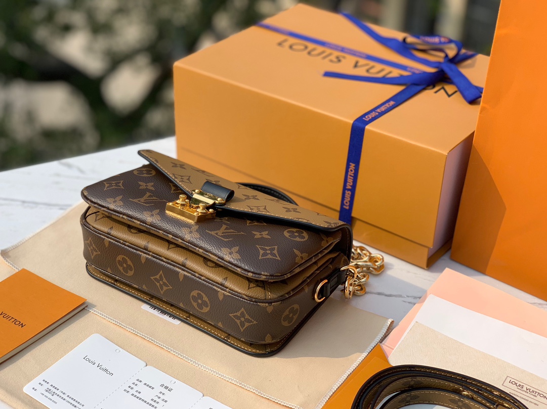 🌼 m46279尺寸21.5✖️6✖️13.5 一眼就爱上，2022新款East West Métis 