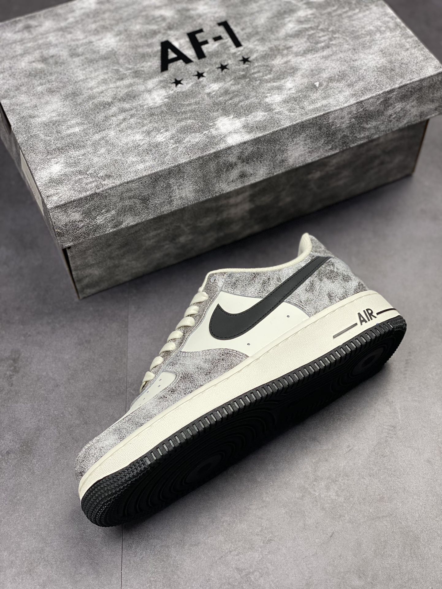 230 Nike Air Force 1 Low 07 岩石黑 YY6938-365