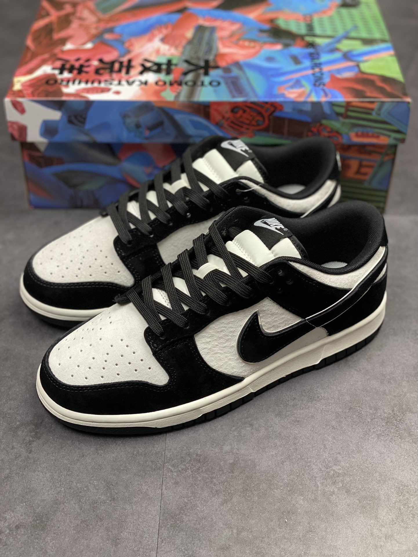320 Nike SB Dunk Low 大友克洋 麂皮黑白 ST1391-100