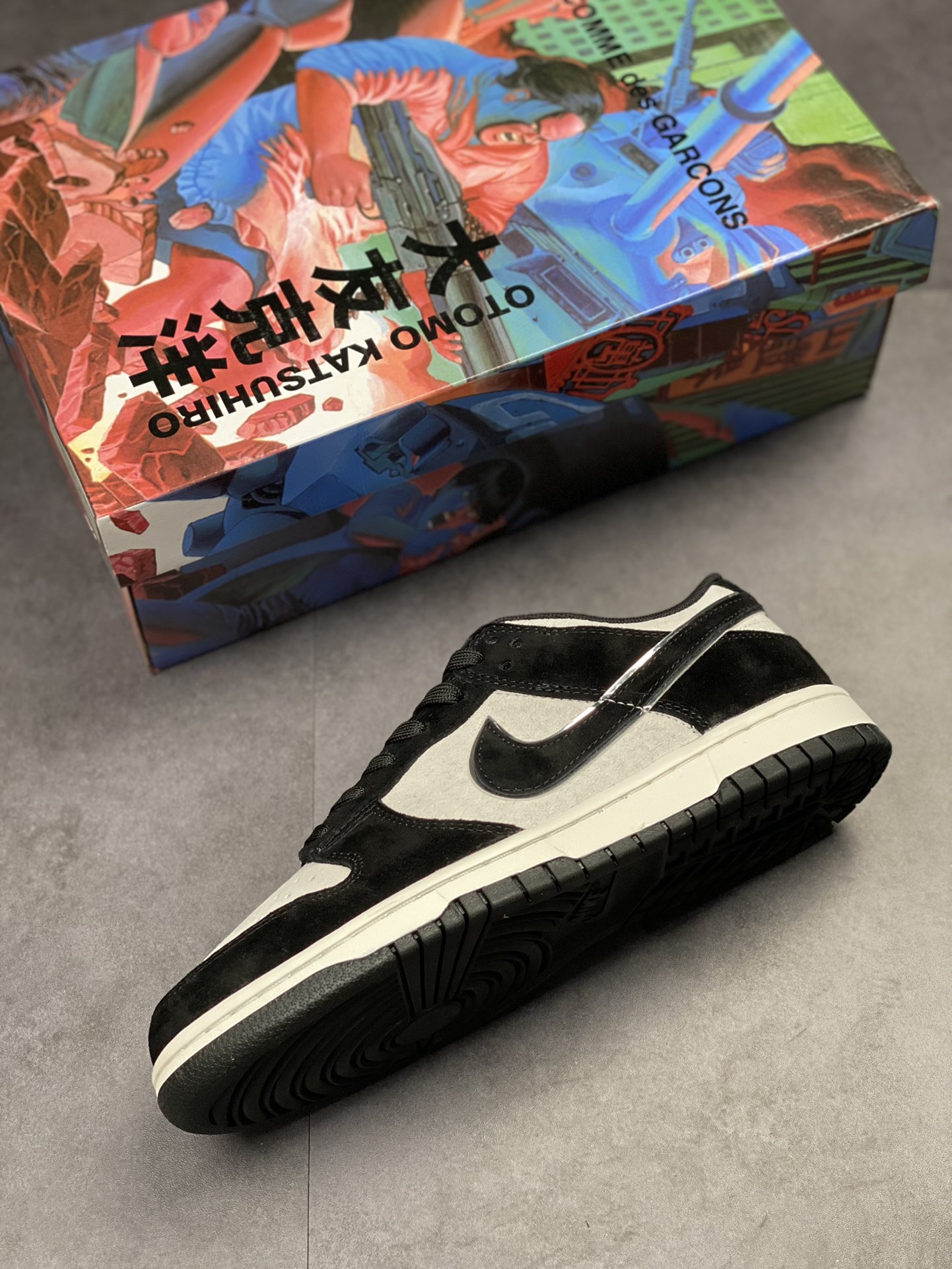 320 Nike SB Dunk Low 大友克洋 麂皮黑白 ST1391-100