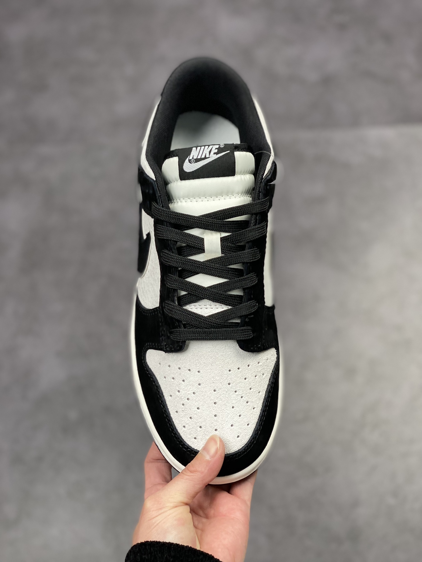 320 Nike SB Dunk Low 大友克洋 麂皮黑白 ST1391-100