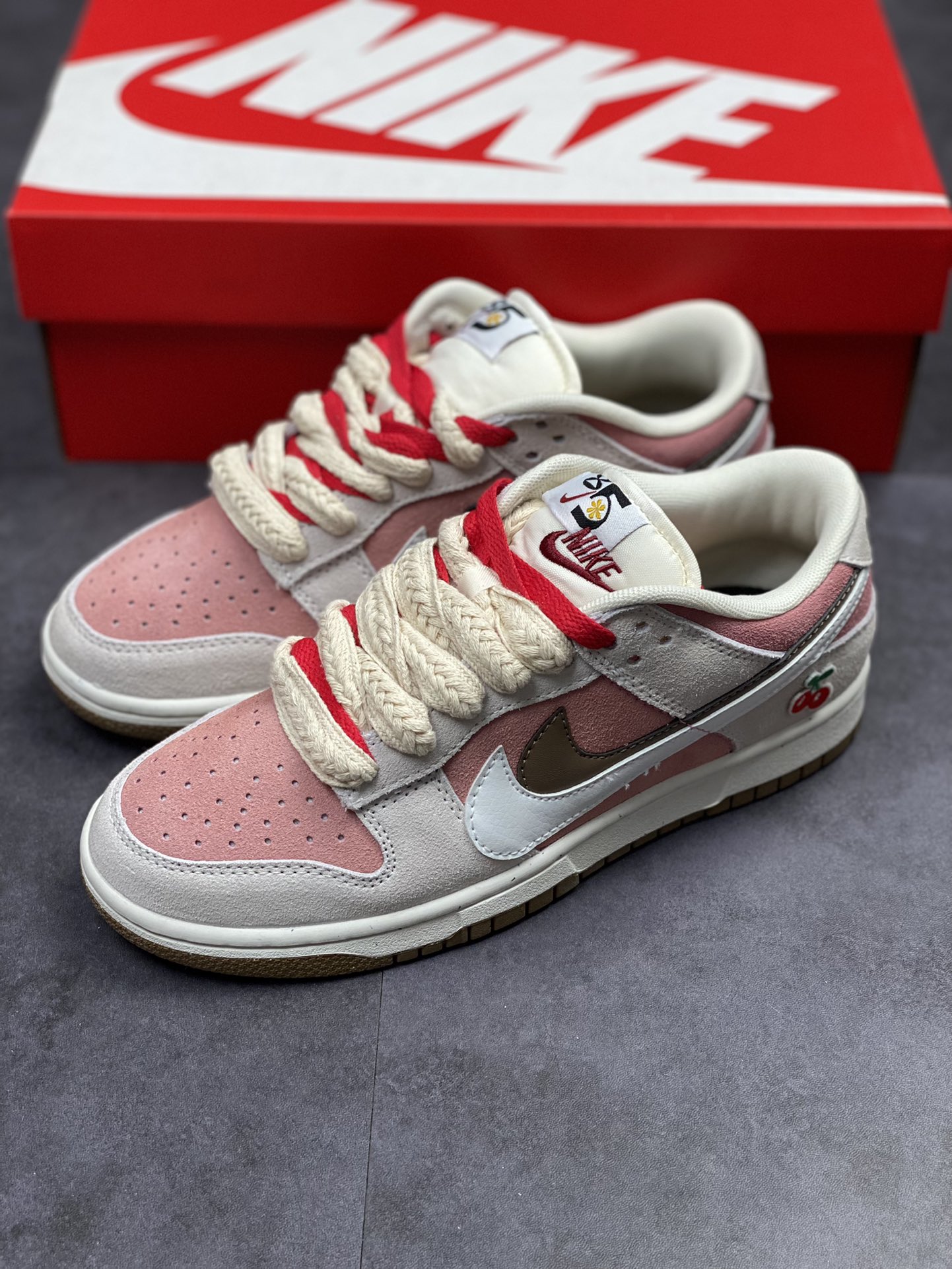260 Nike Dunk Low SE CNY 兔年限定 DO9457-123