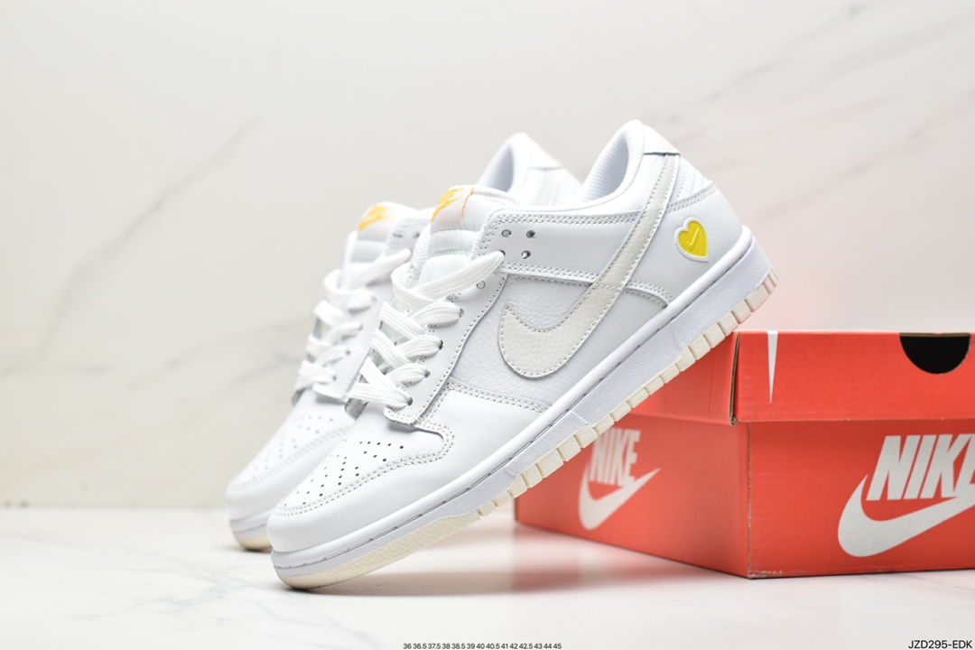 140 耐克Nike SB Zoom Dunk Low 板鞋 FD0803-100