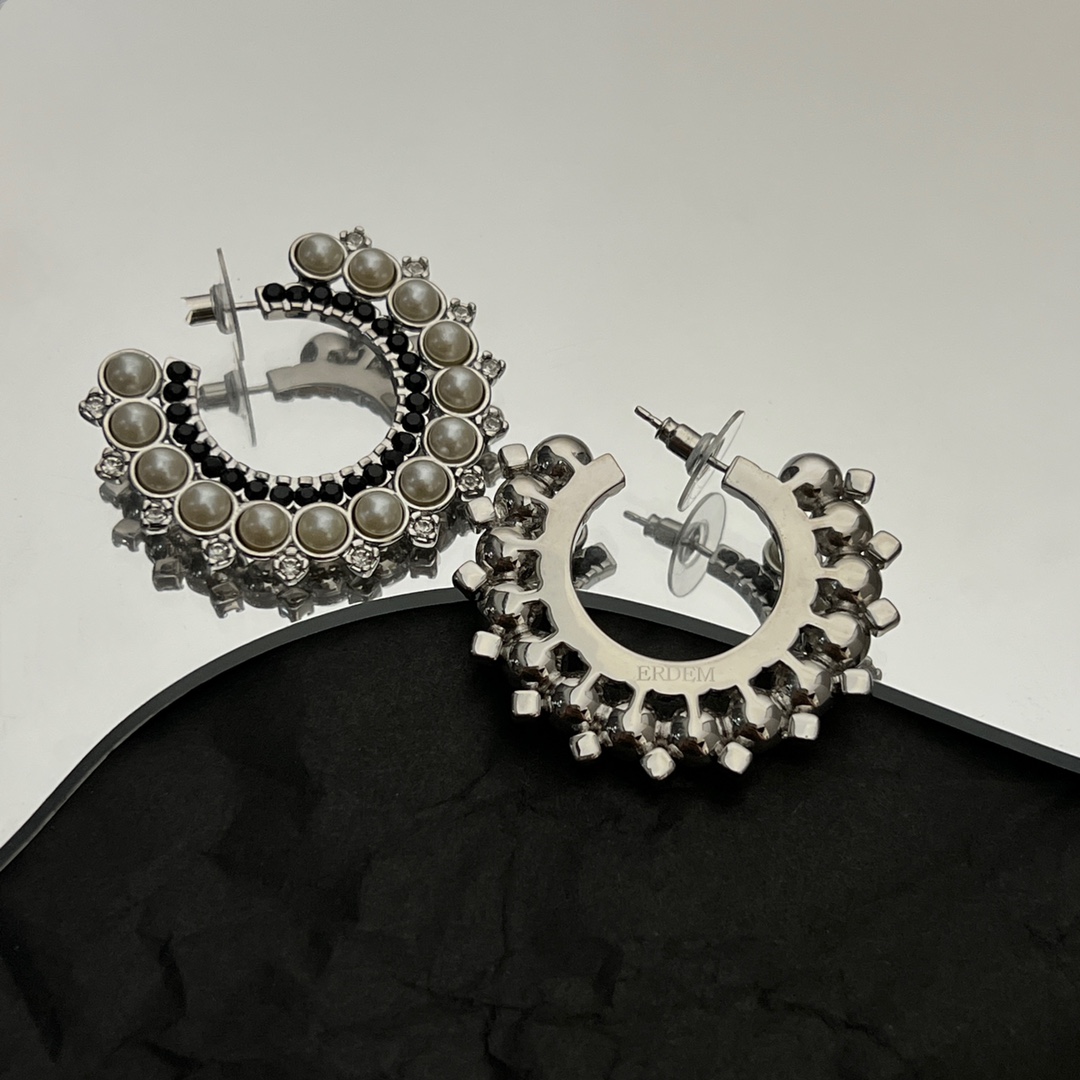 】ERDEM 艾尔丹姆 🇬🇧英国小众品牌 大圈珍珠耳环 高端定制  简单大方耳钉  华丽登场，很难见到如
