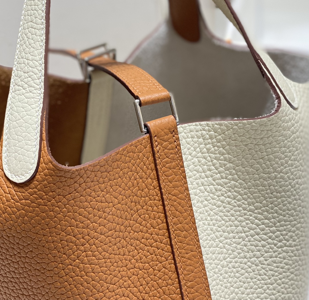 Hermès 专柜款经典手袋 7